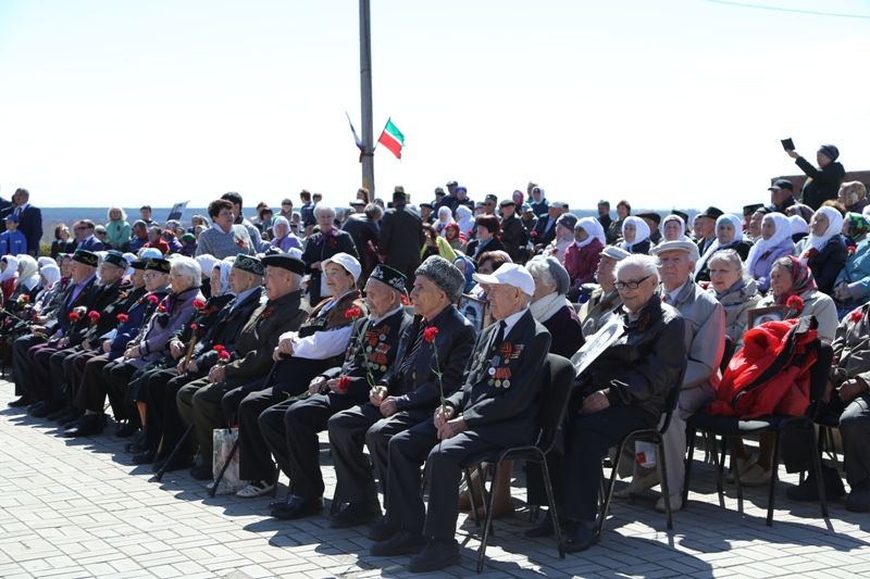 В Мамадыше прошел Парад Победы. ФОТОРЕПОРТАЖ ЧАСТЬ 1