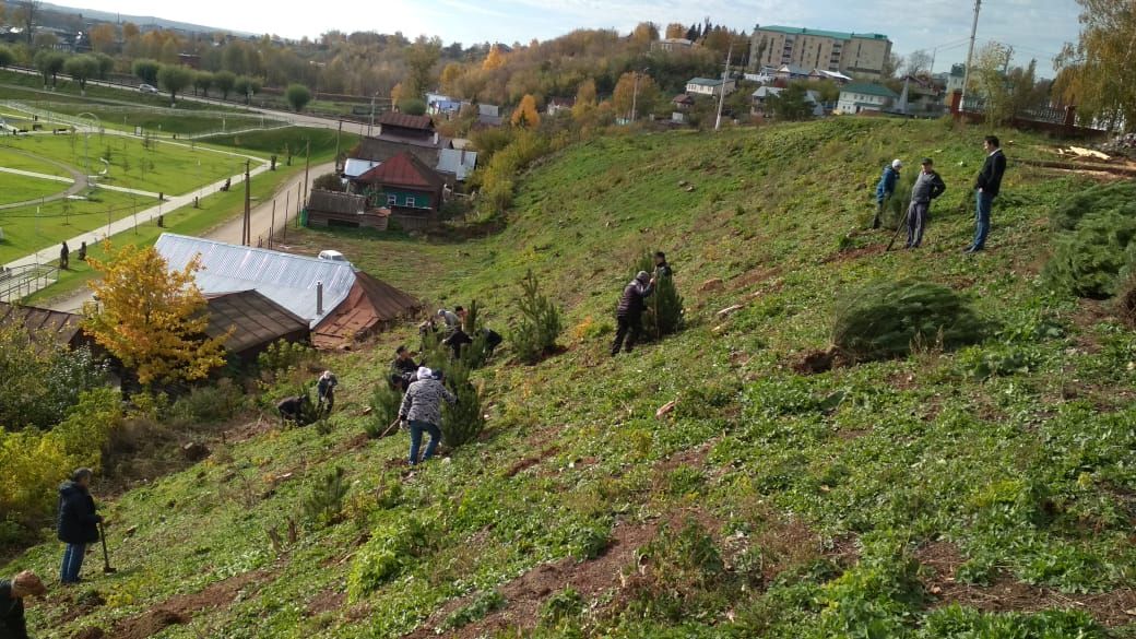 Им песня копать и садить помогает...