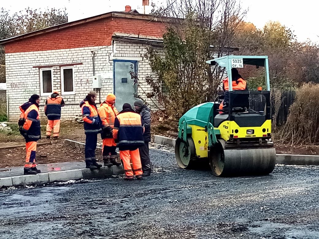 В Мамадыше асфальтируют двор многоквартирного дома