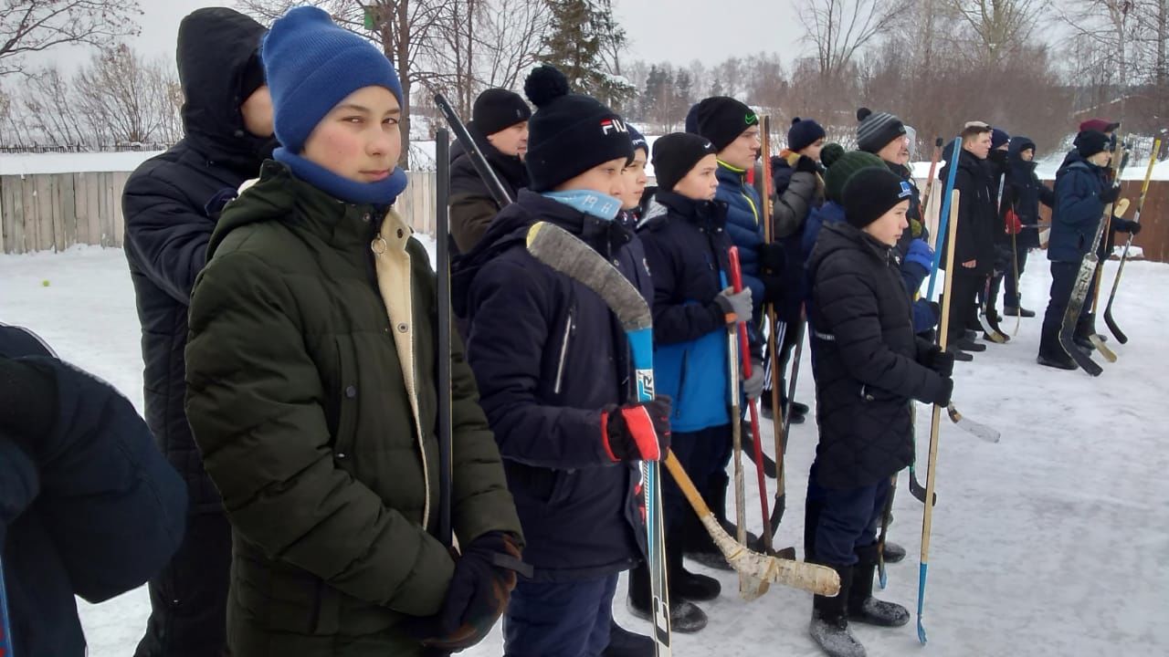 В Мамадышском районе прошли соревнования по хоккею в валенках