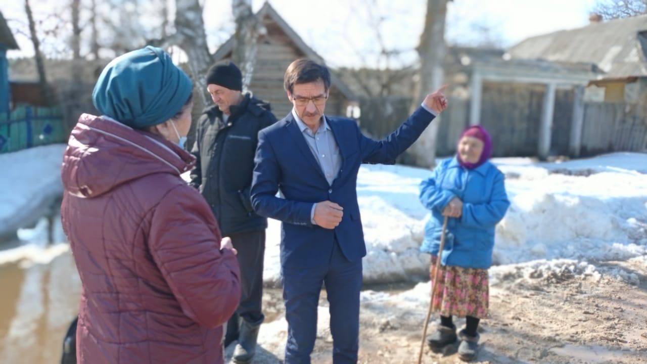 В Мамадышском районе затапливает деревню