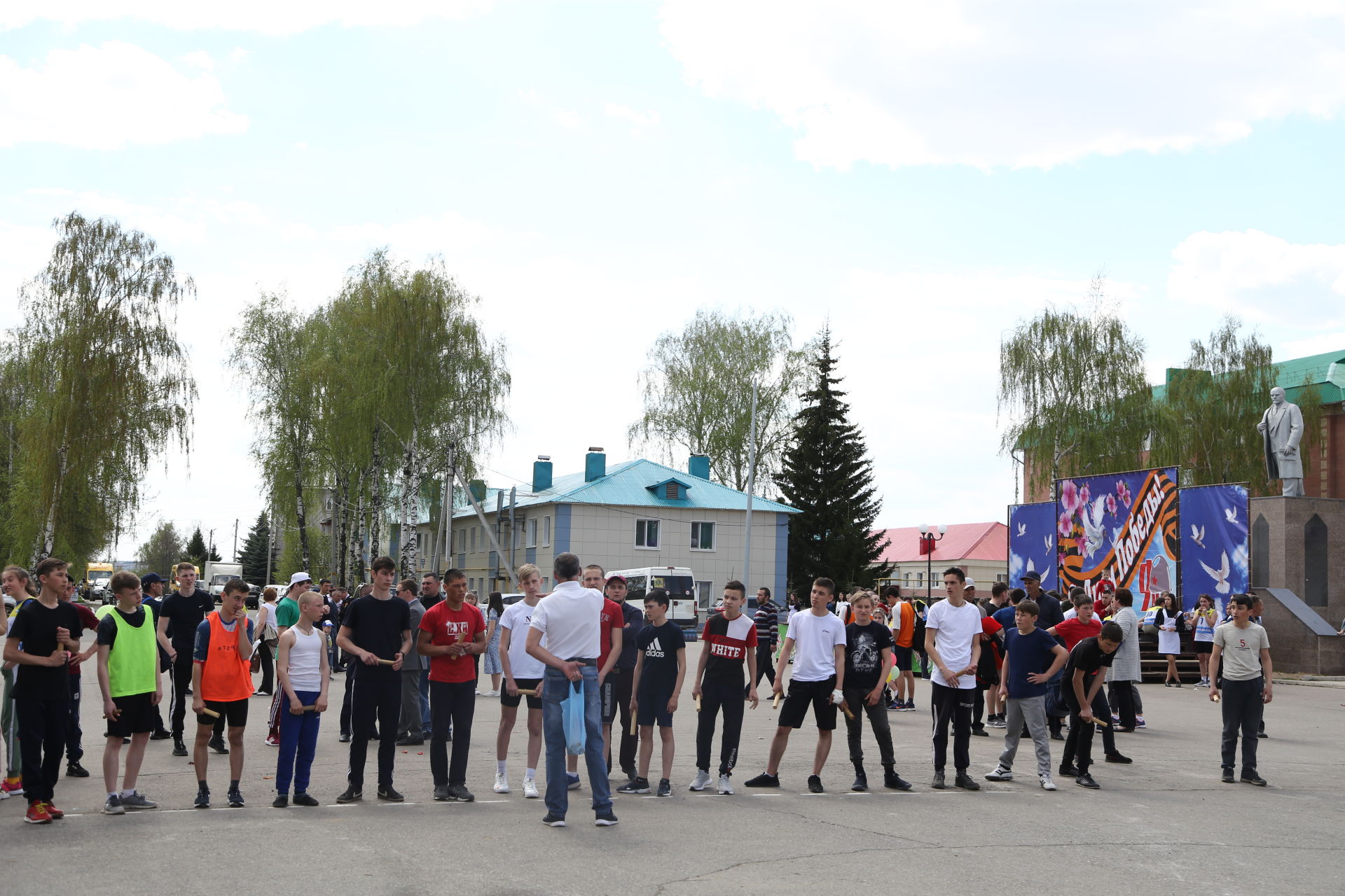 В Мамадыше прошла легкоатлетическая эстафета, посвященная Дню Победы