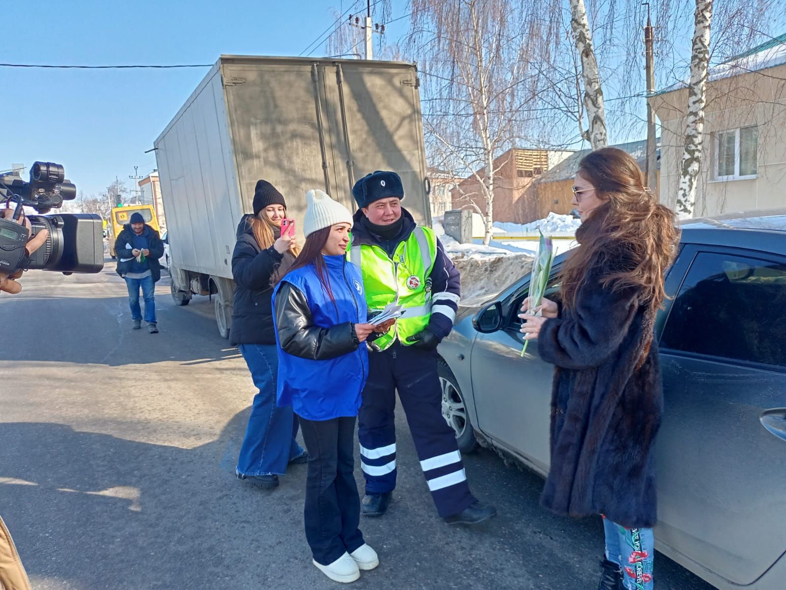 Поздравления с первым праздником весны получили мамадышские автоледи