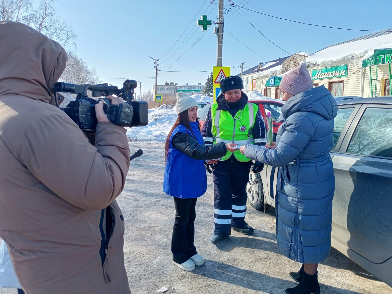 Поздравления с первым праздником весны получили мамадышские автоледи