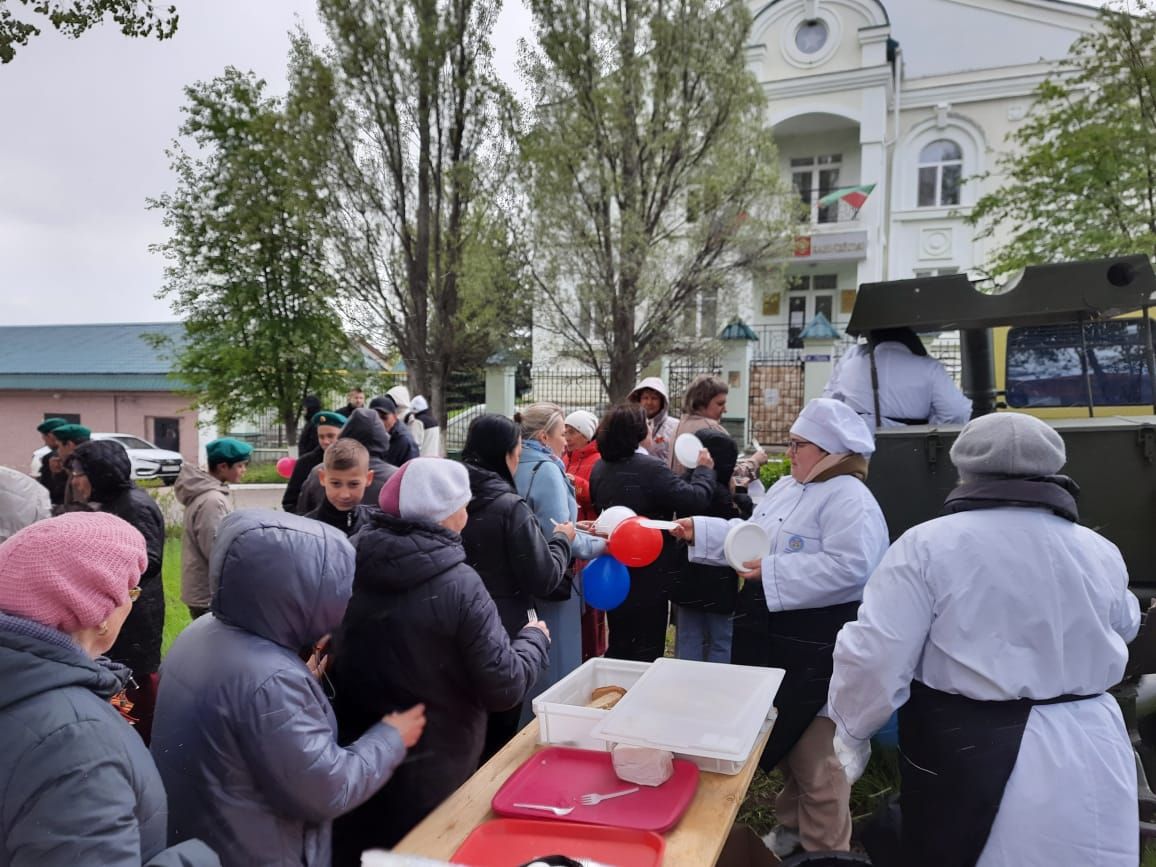 Более тысячи мамадышцев испробовали солдатскую кашу