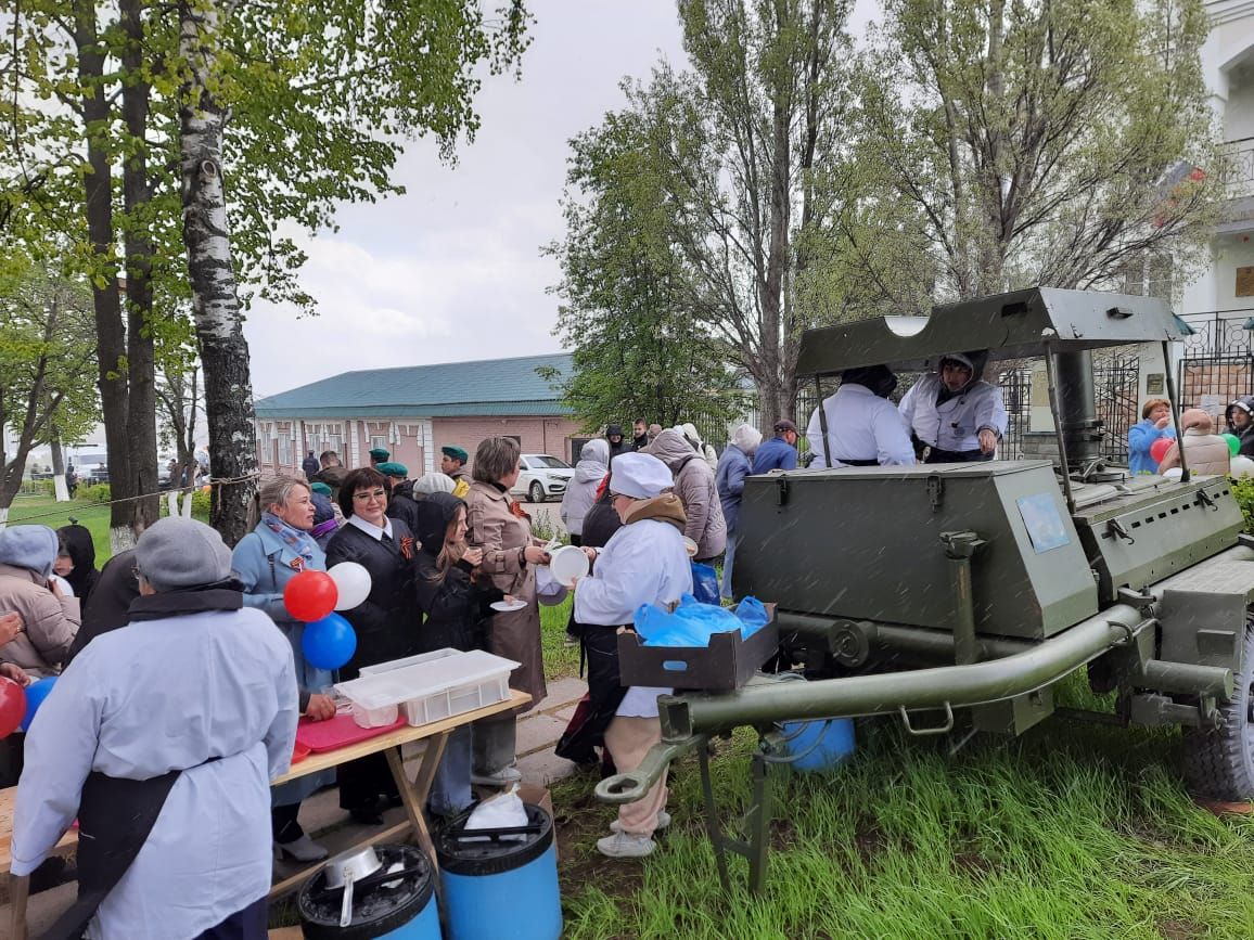 Более тысячи мамадышцев испробовали солдатскую кашу