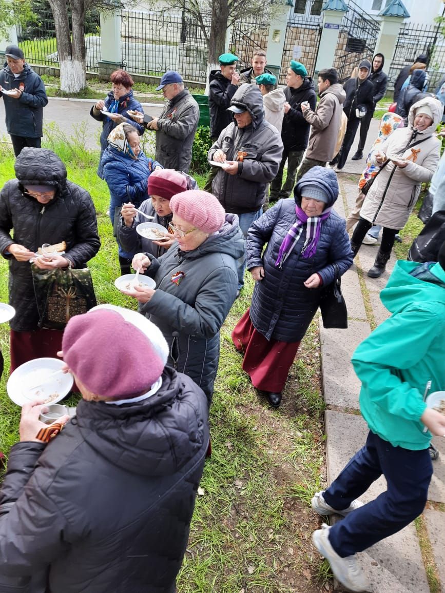 Более тысячи мамадышцев испробовали солдатскую кашу