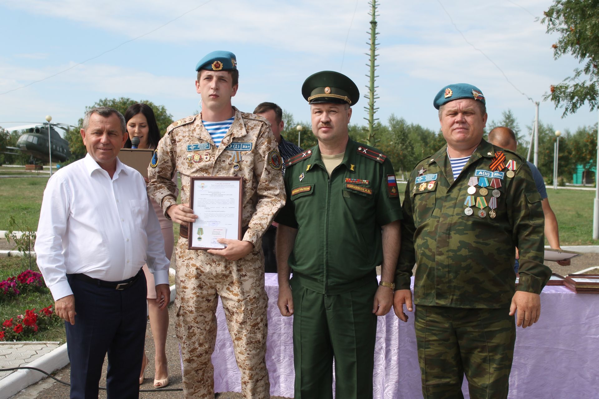 В Мамадыше отметили День ВДВ и открыли памятник