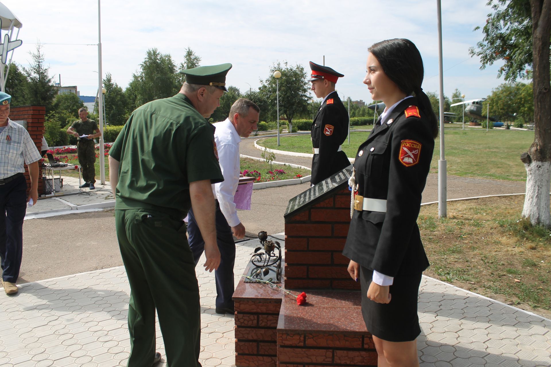 В Мамадыше отметили День ВДВ и открыли памятник