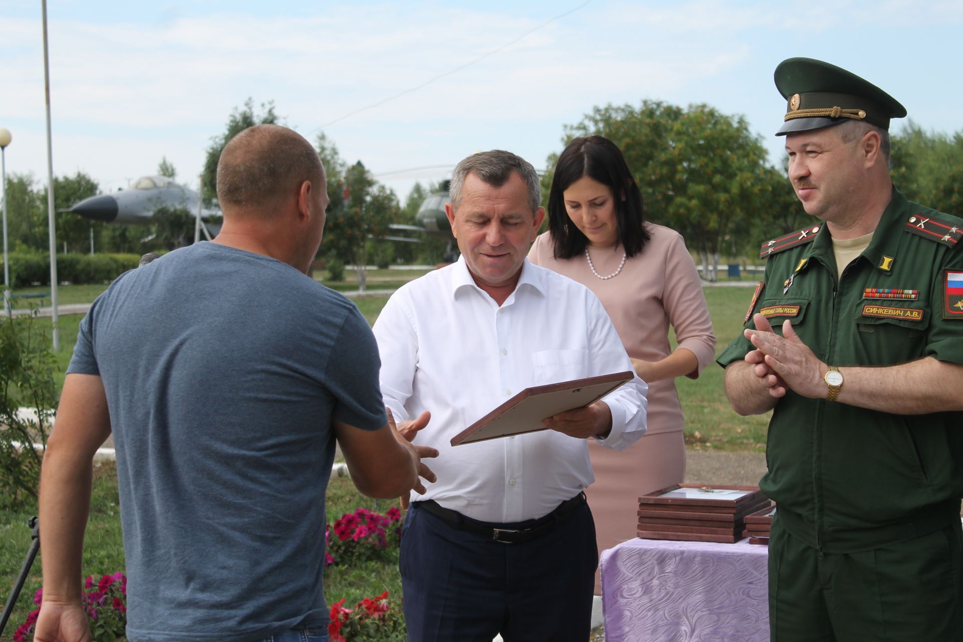 В Мамадыше отметили День ВДВ и открыли памятник