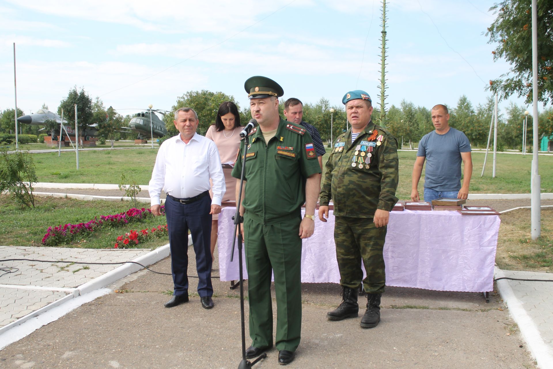 В Мамадыше отметили День ВДВ и открыли памятник