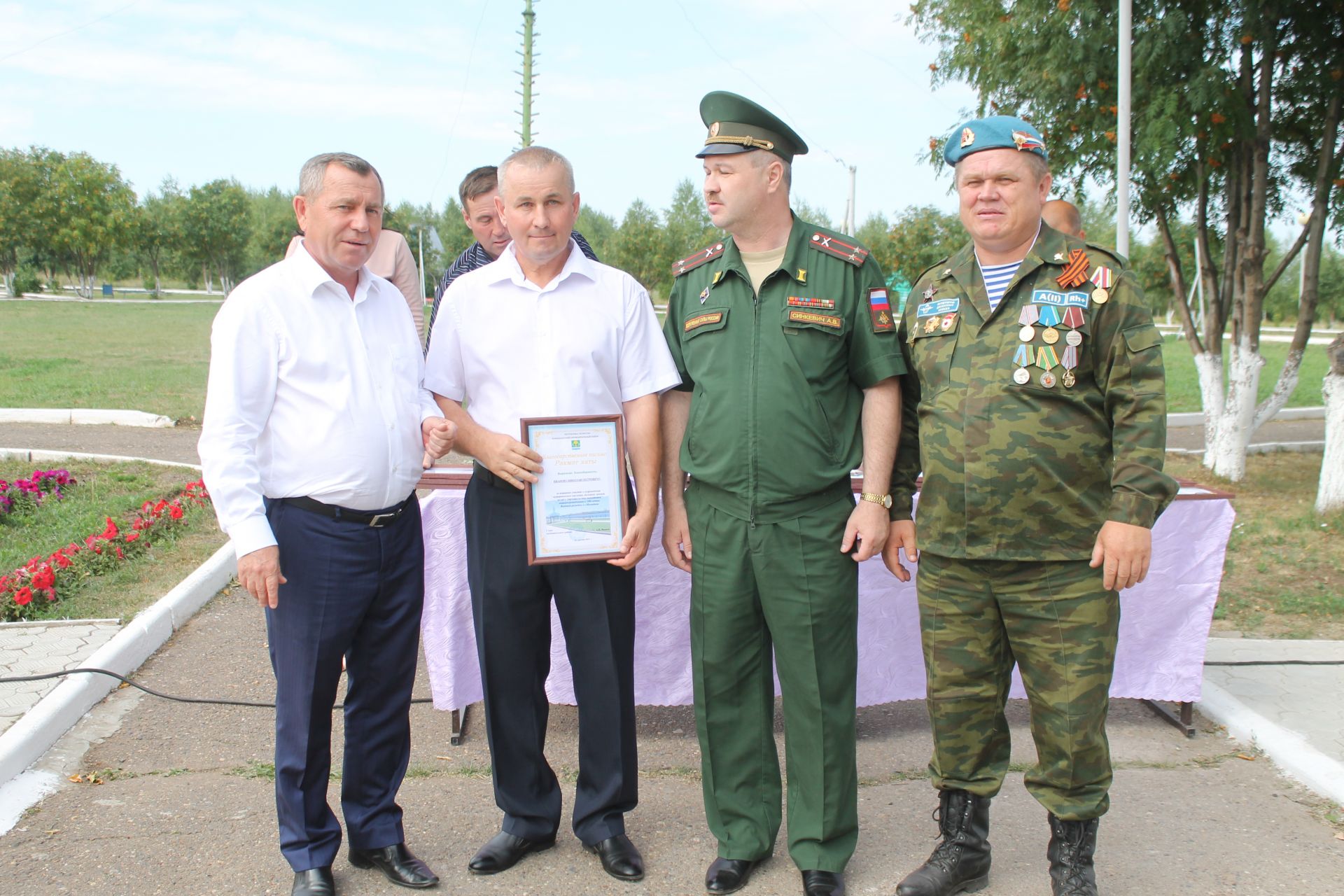 В Мамадыше отметили День ВДВ и открыли памятник