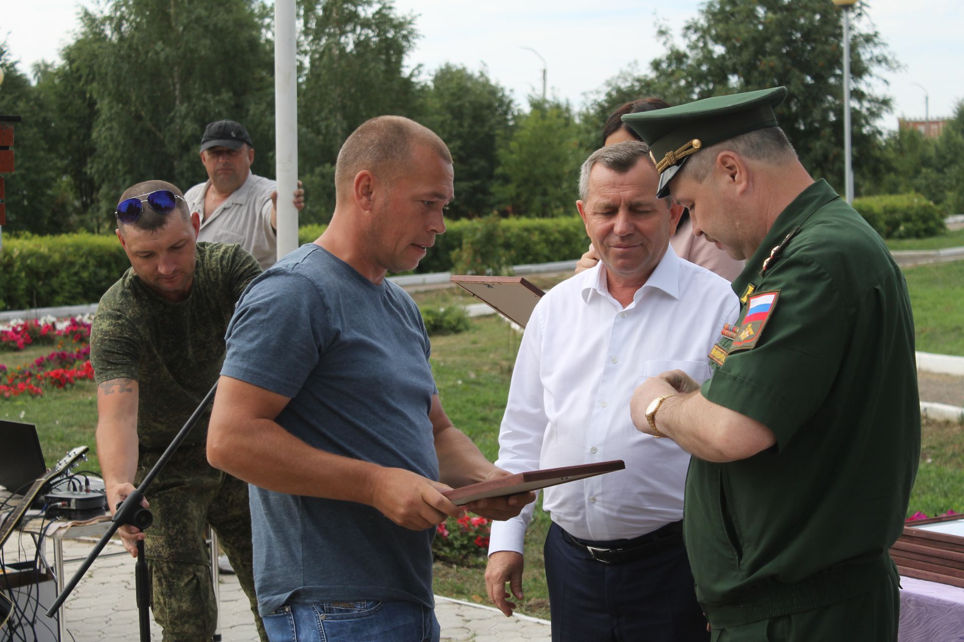 В Мамадыше отметили День ВДВ и открыли памятник