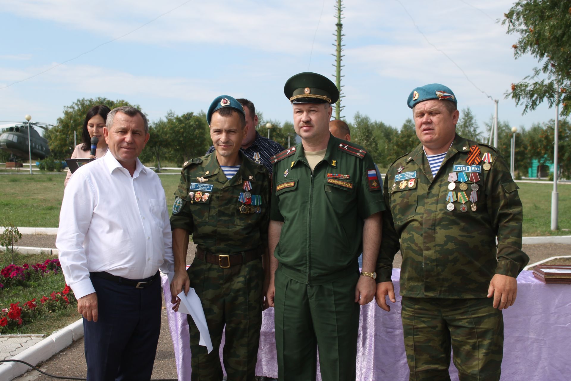 В Мамадыше отметили День ВДВ и открыли памятник