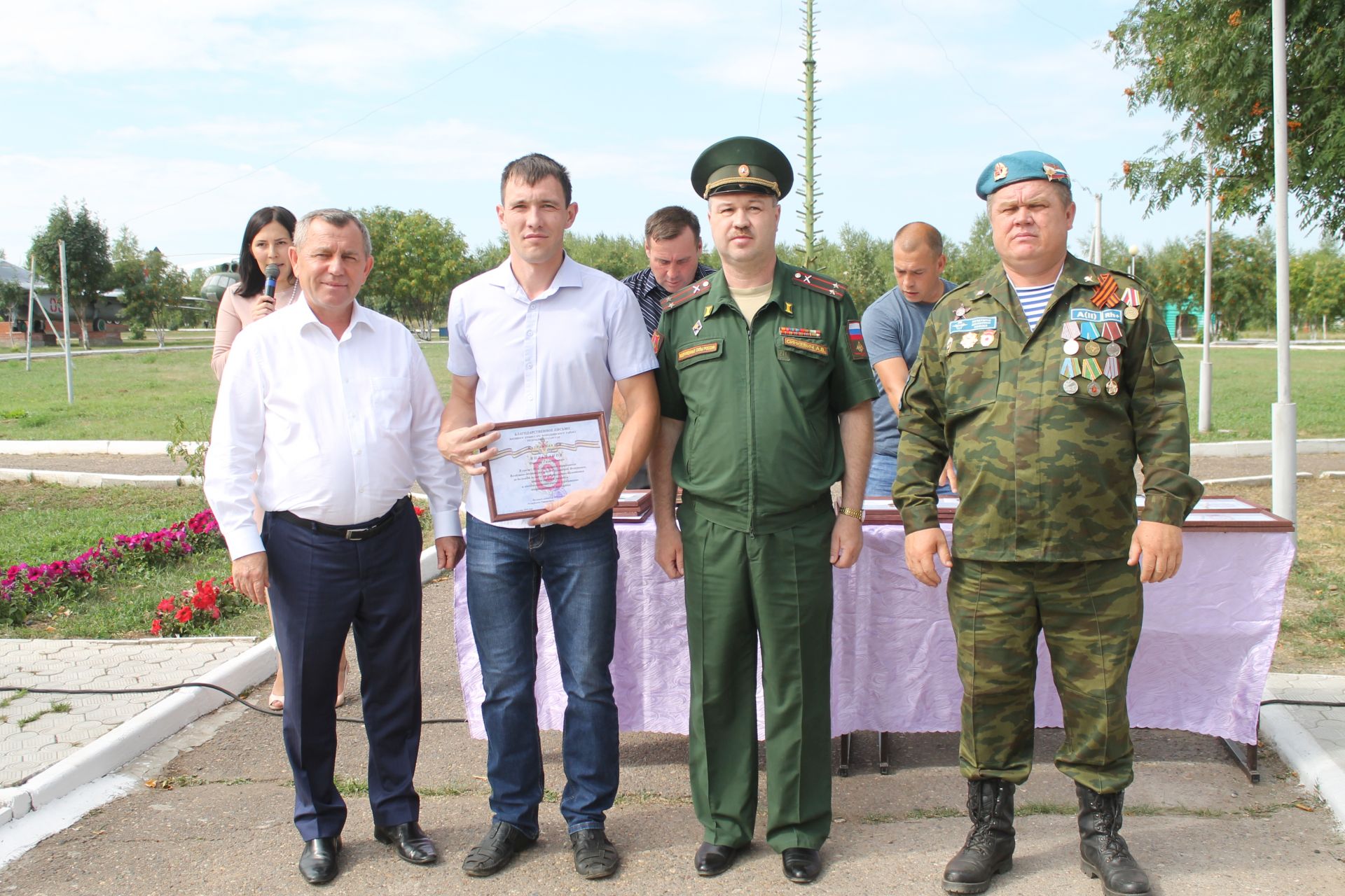 В Мамадыше отметили День ВДВ и открыли памятник