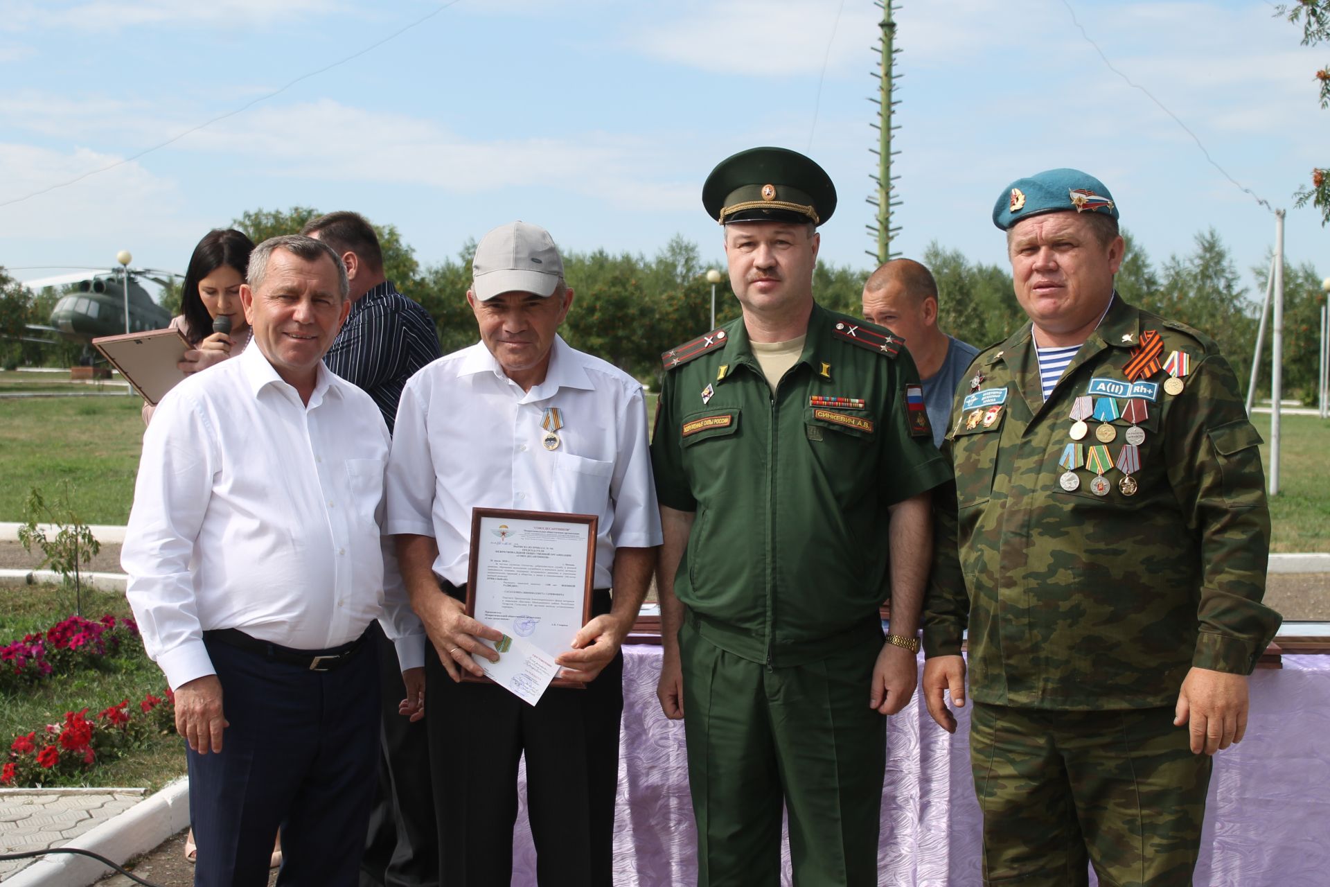 В Мамадыше отметили День ВДВ и открыли памятник