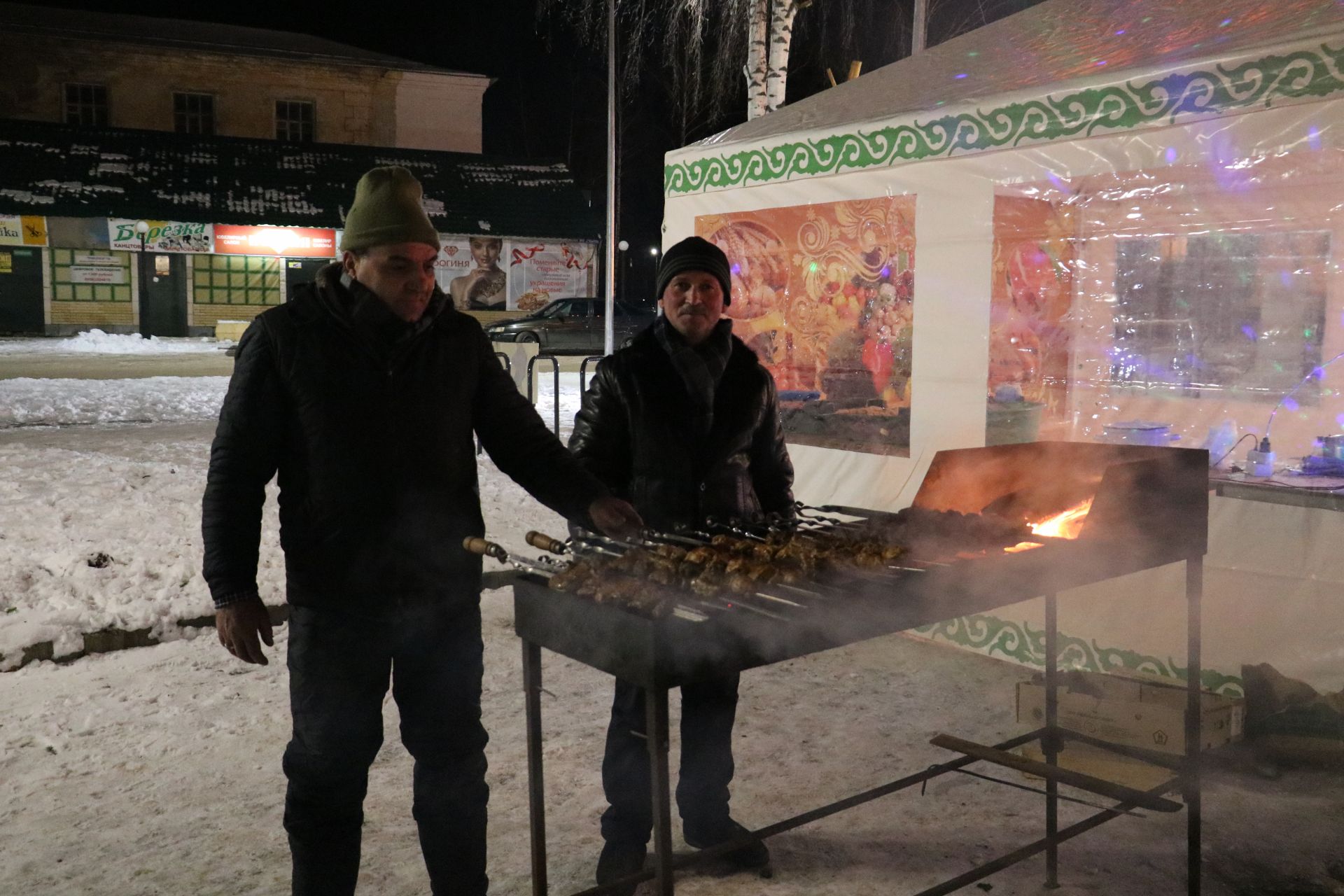 Вчера зажгла свои огни главная елка Мамадыша