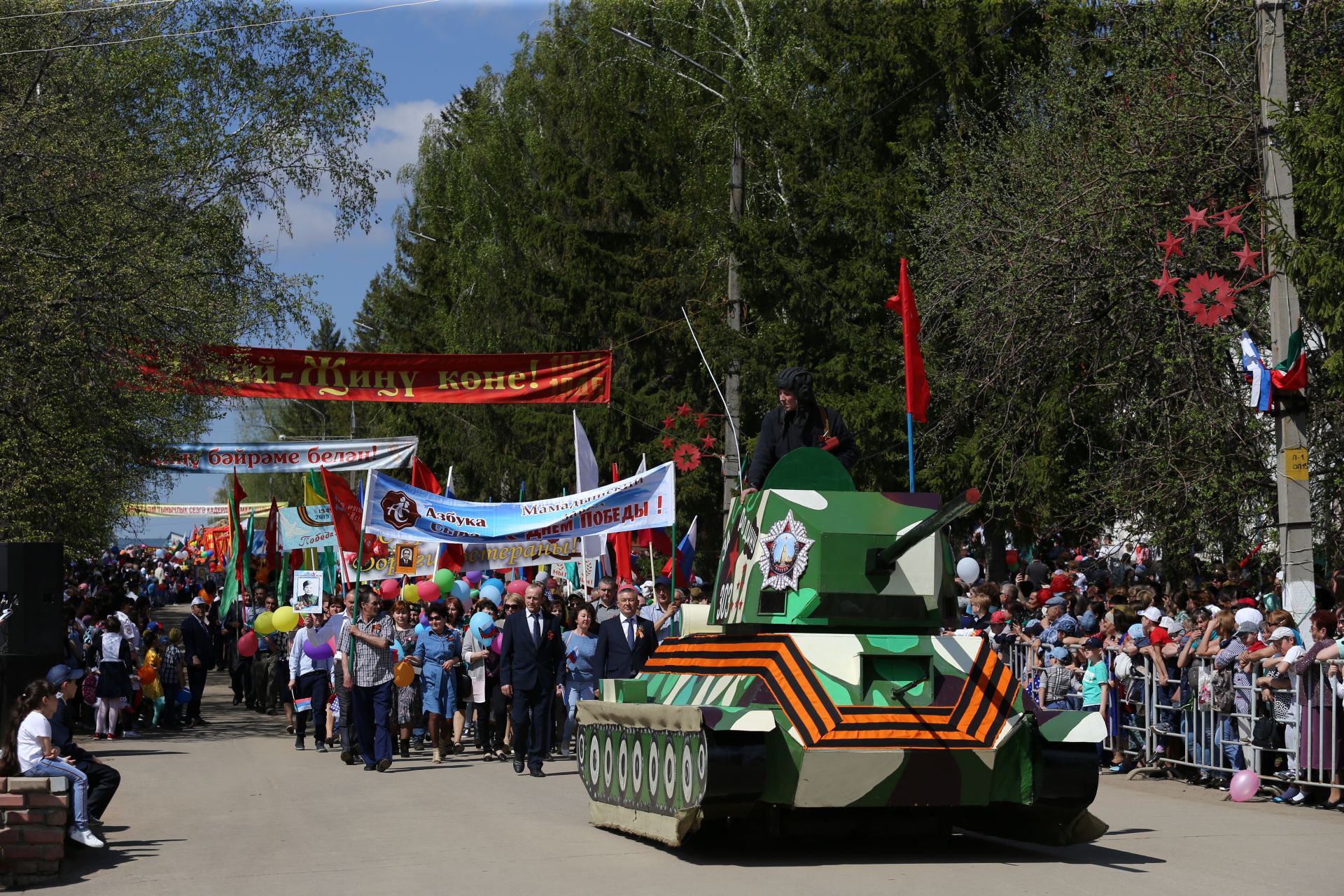 В Мамадыше прошел Парад Победы. ФОТОРЕПОРТАЖ Марш колонн