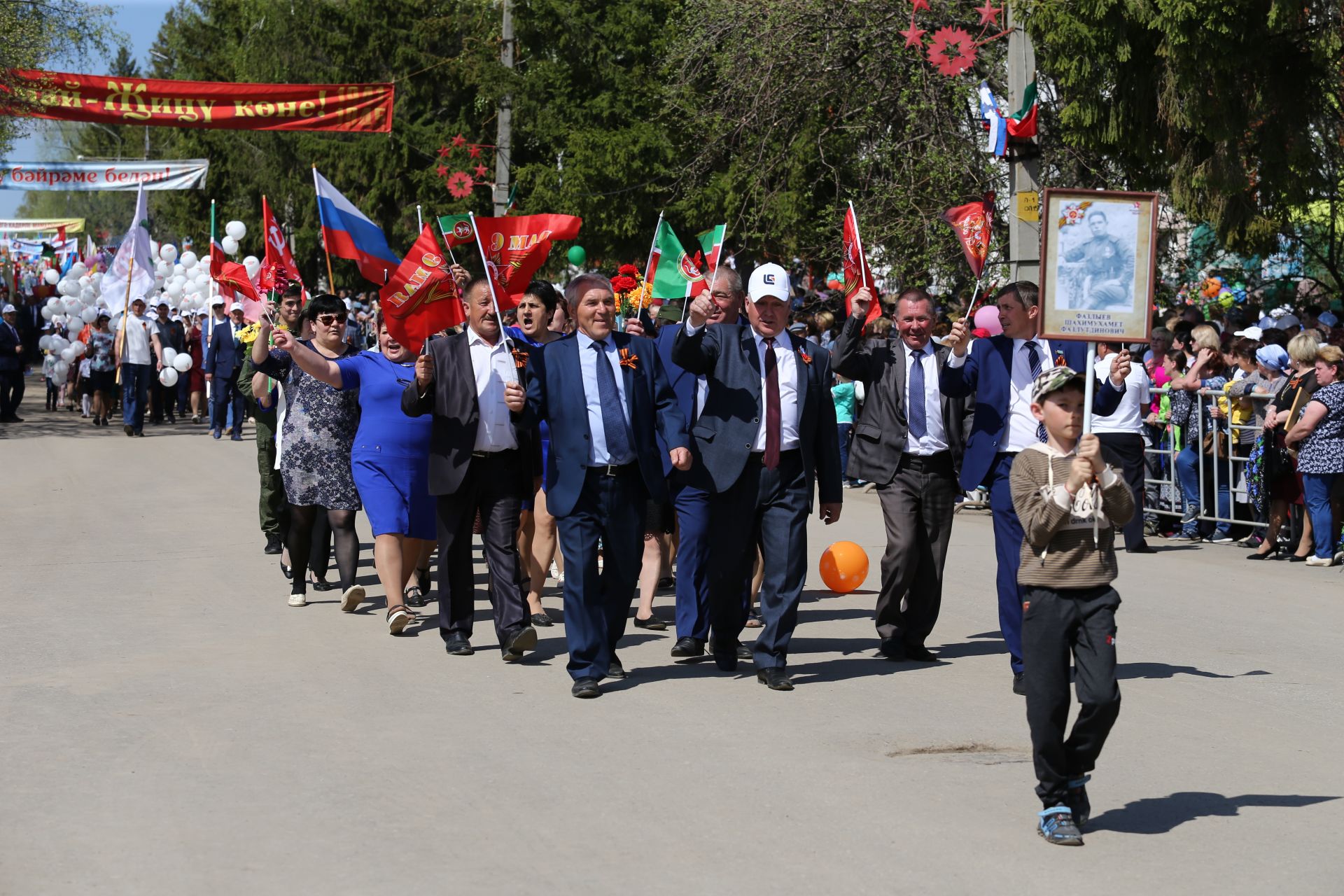 В Мамадыше прошел Парад Победы. ФОТОРЕПОРТАЖ Марш колонн