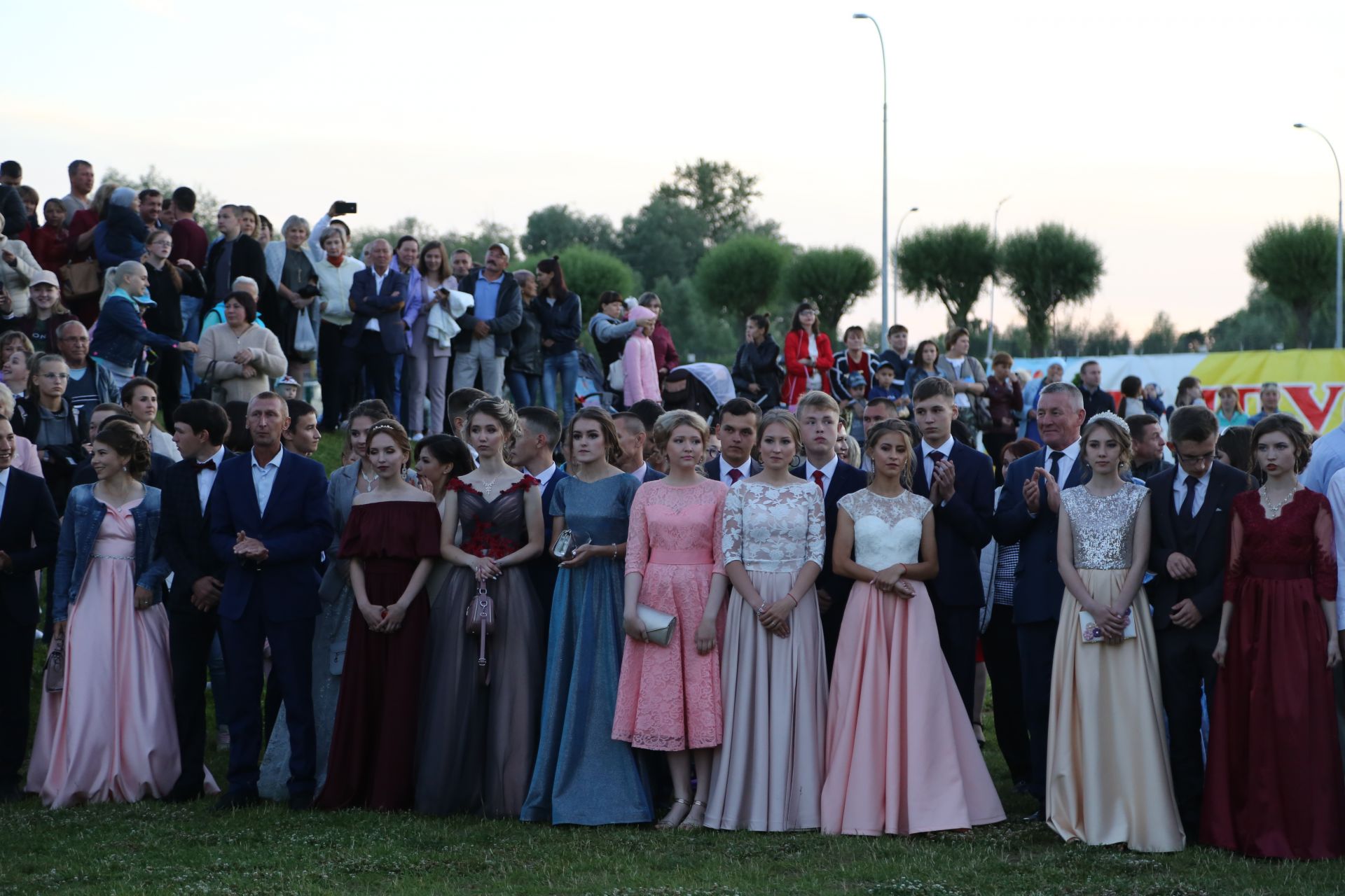 Фоторепортаж с выпускного в сквере "Яшьлек". Часть 1.