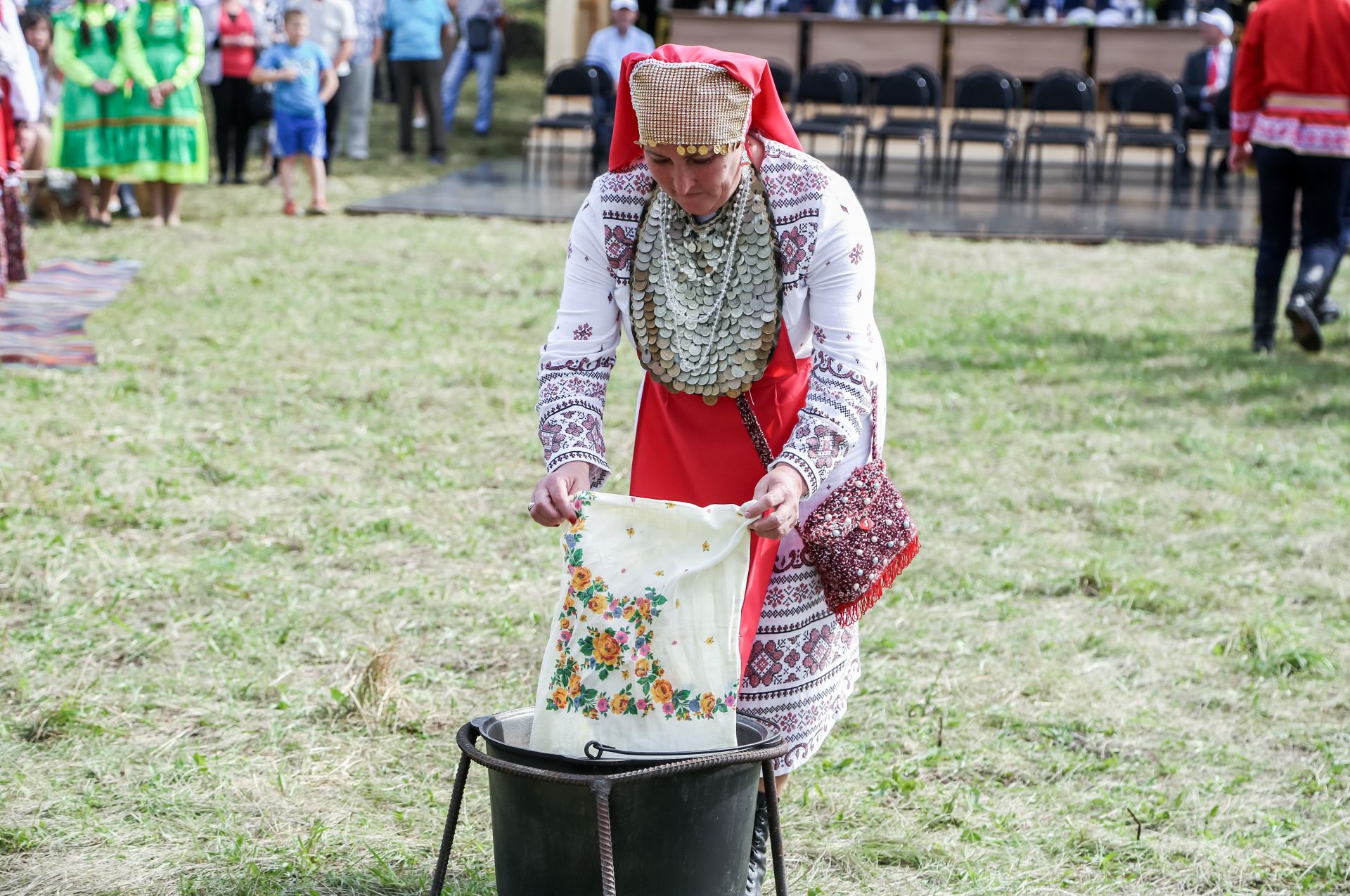 Гырон Быдтон в кадре.