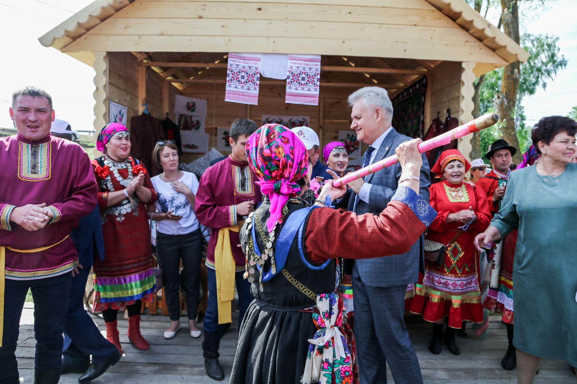 Гырон Быдтон в кадре.