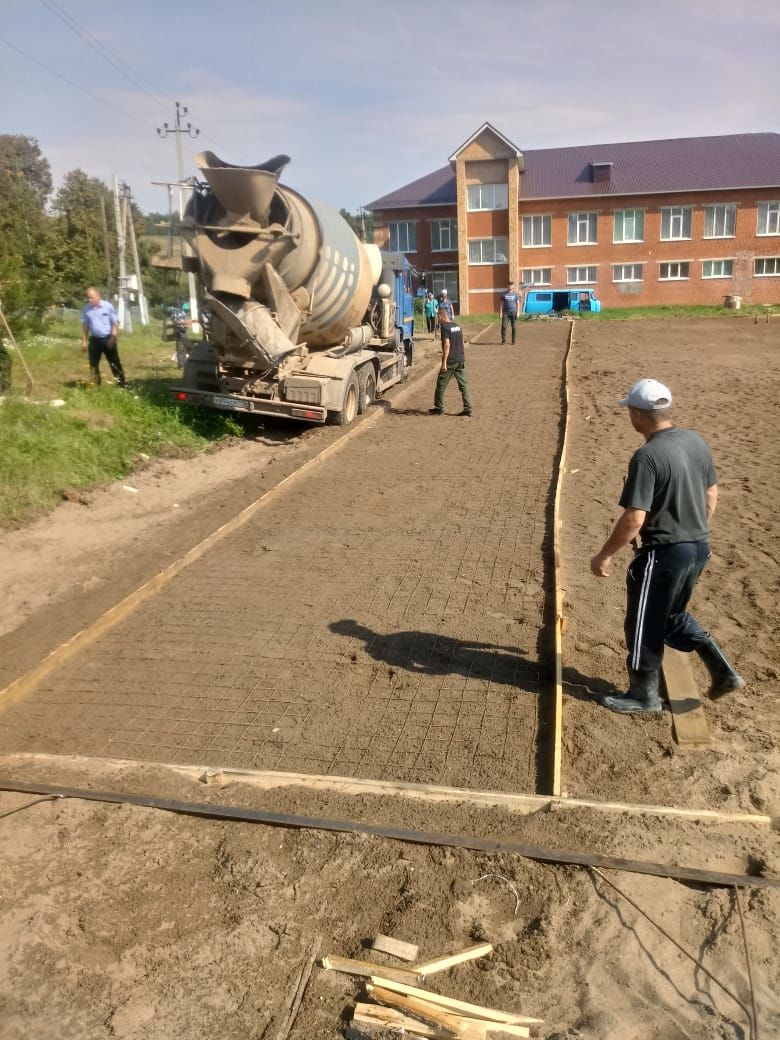 Ход строительства спортивных комплексов в селах района в объективе фотокамеры