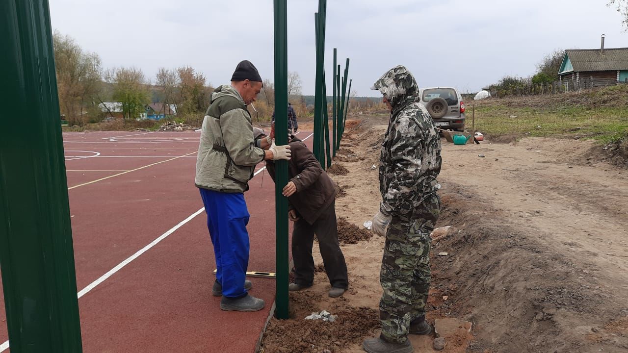 Ход строительства спортивных комплексов в селах района в объективе фотокамеры