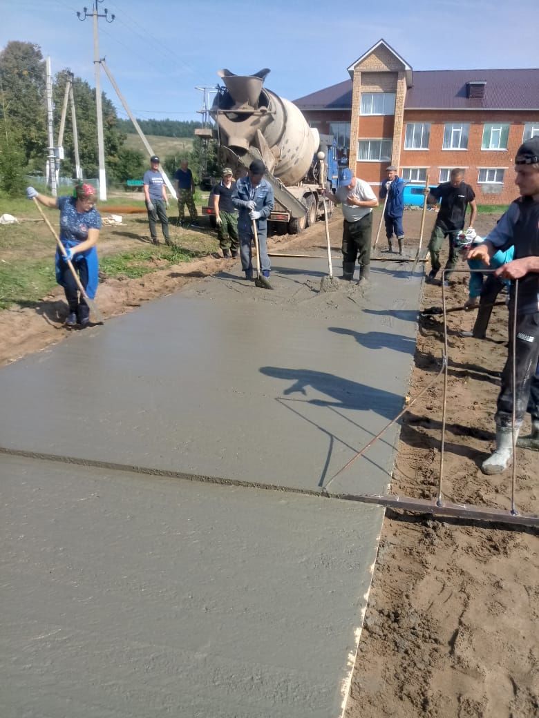 Ход строительства спортивных комплексов в селах района в объективе фотокамеры