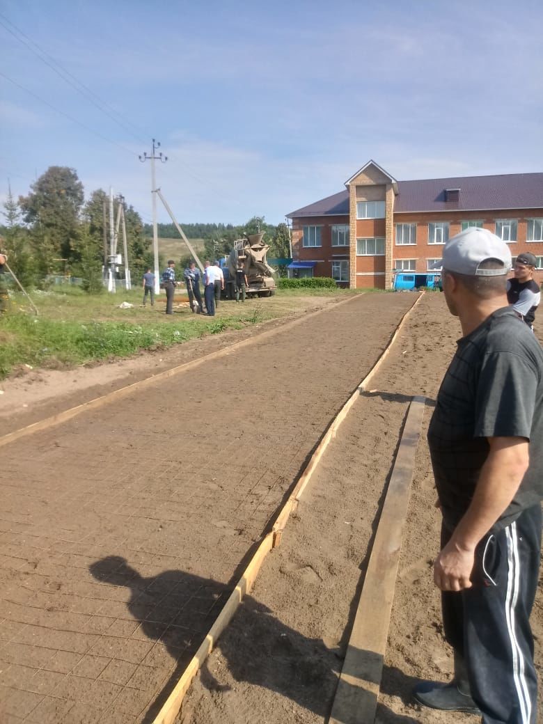 Ход строительства спортивных комплексов в селах района в объективе фотокамеры