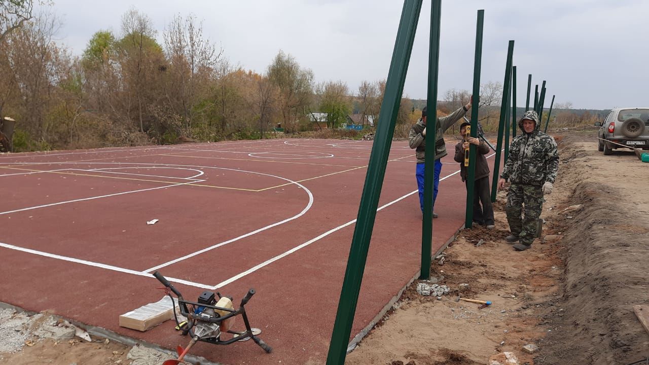 Ход строительства спортивных комплексов в селах района в объективе фотокамеры