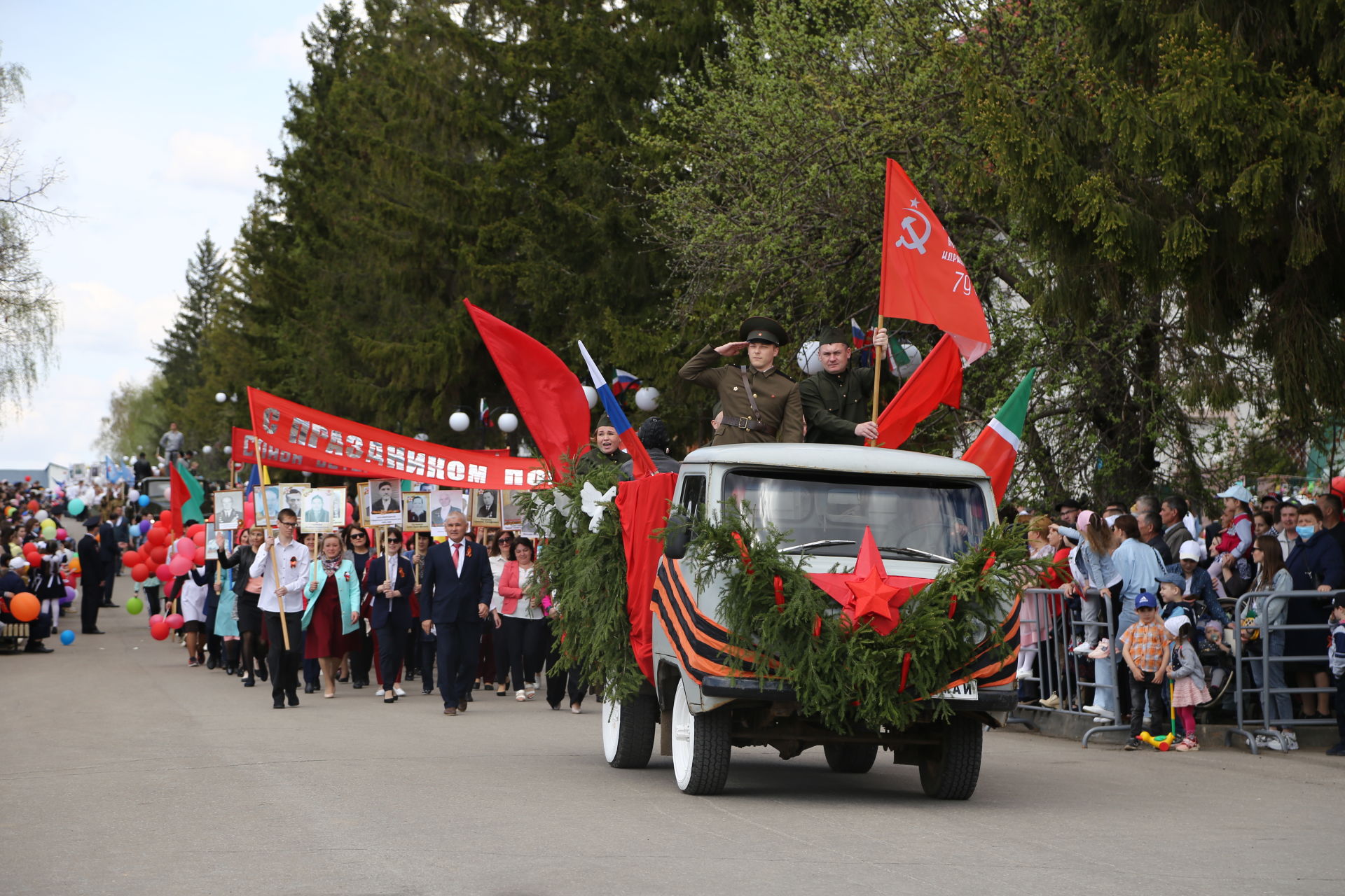 В Мамадыше отпраздновали День Победы: шествие колонн. Часть 1