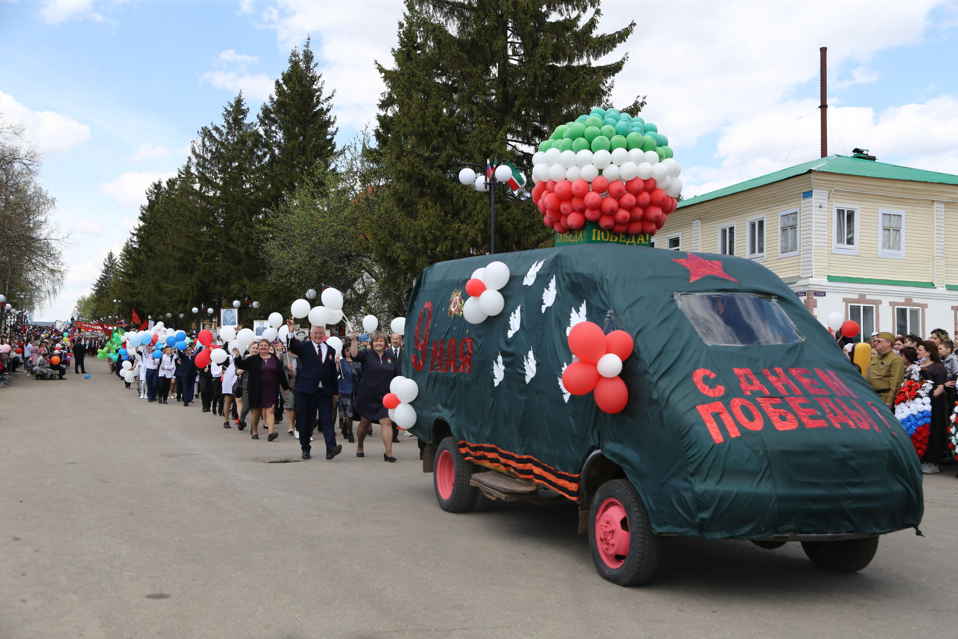 В Мамадыше отпраздновали День Победы: шествие колонн. Часть 1