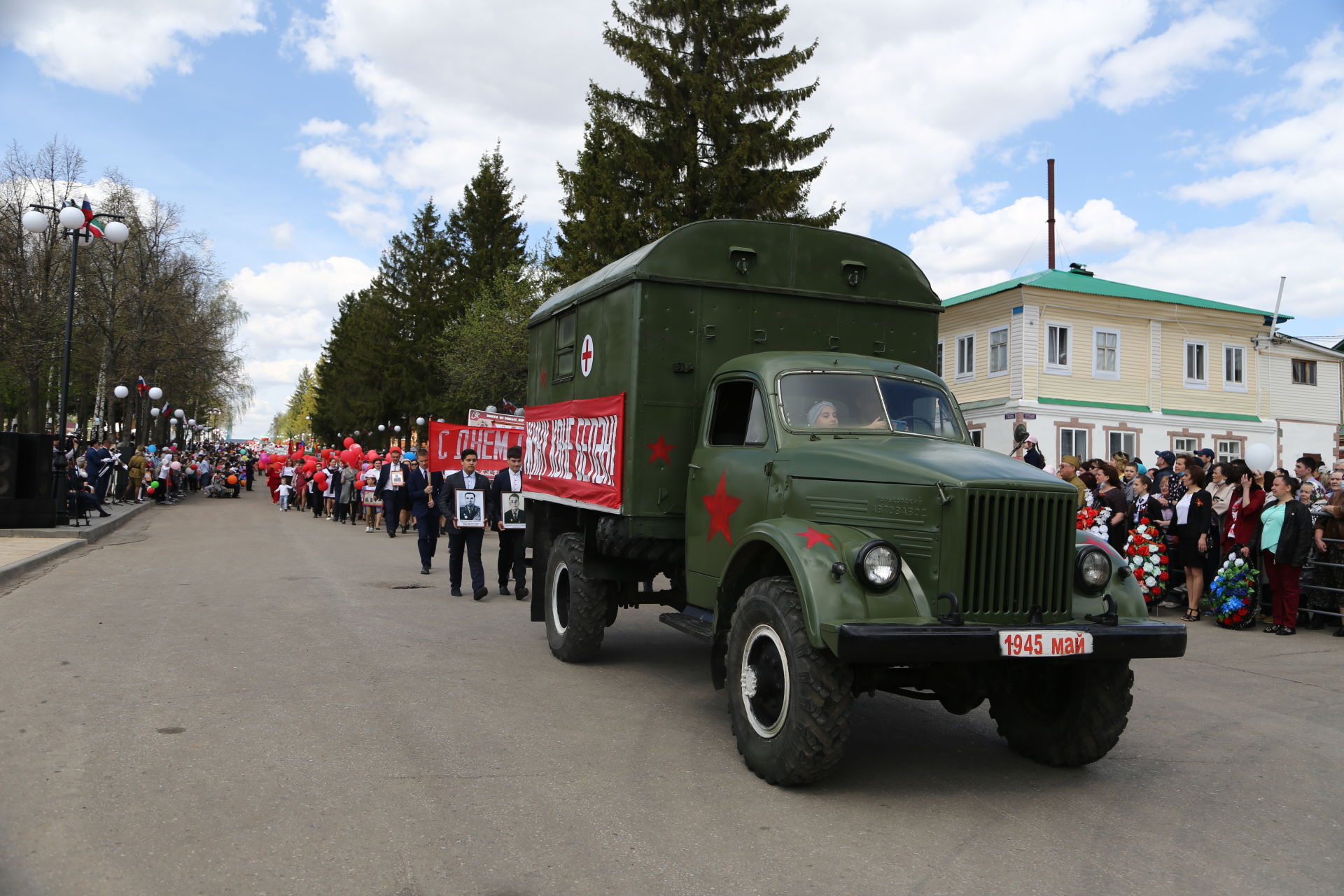 В Мамадыше отпраздновали День Победы: шествие колонн. Часть 1