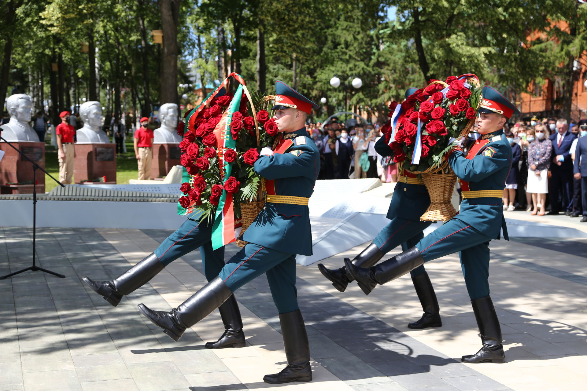 Торжественное открытие бюста военному прокурору Николаю Афанасьеву