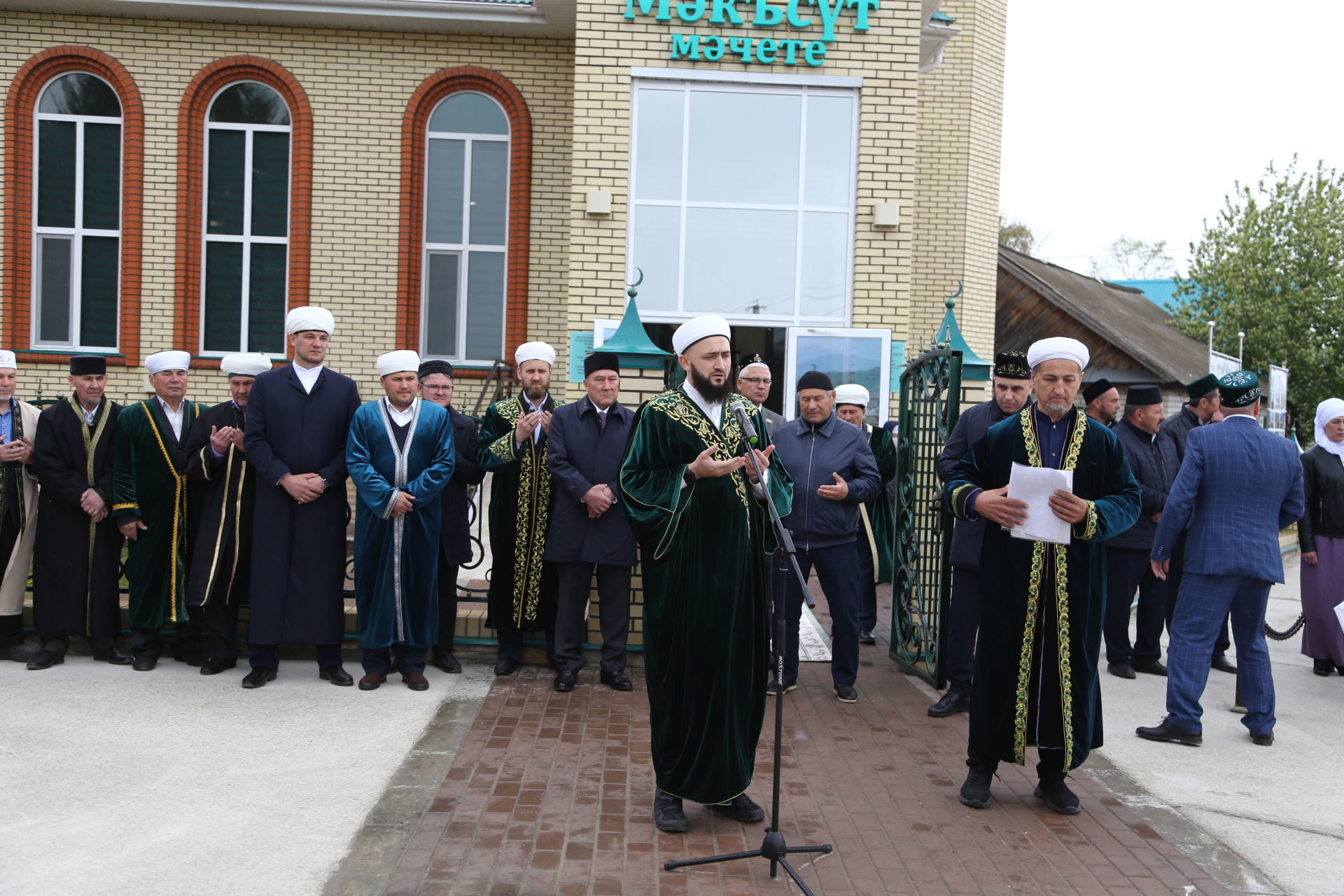 Жителям Нижних Яков подарили новую мечеть