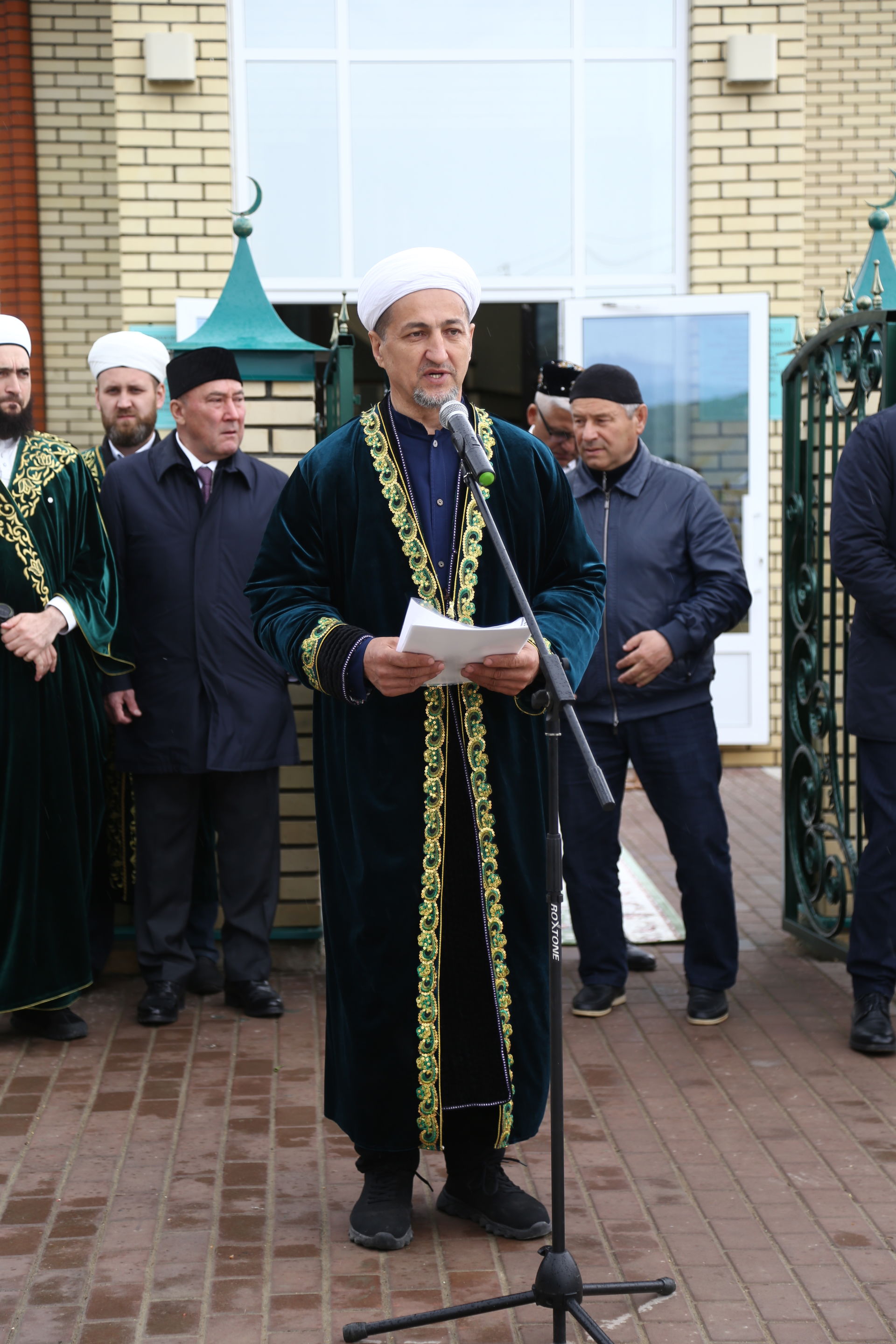 Жителям Нижних Яков подарили новую мечеть