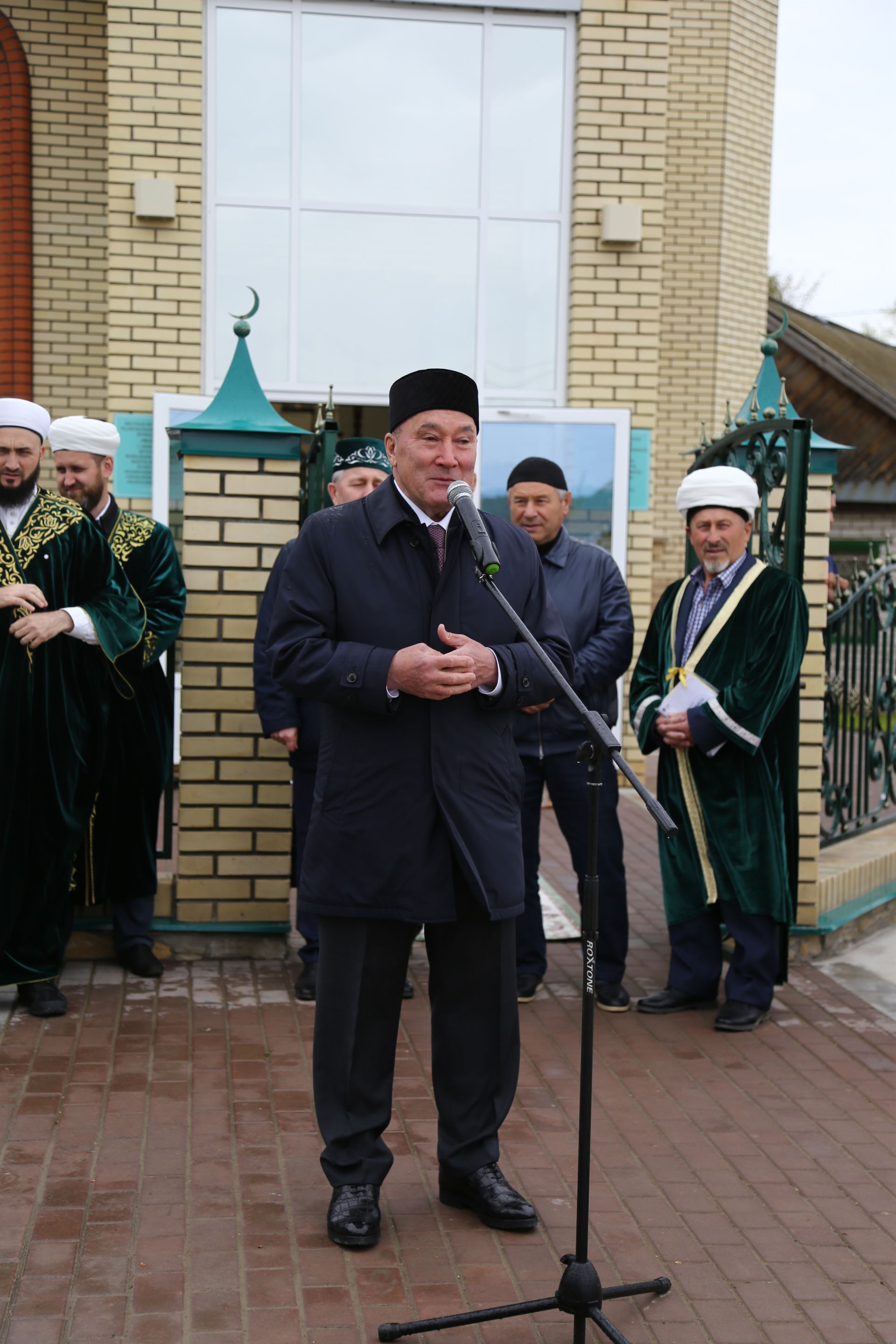 Жителям Нижних Яков подарили новую мечеть