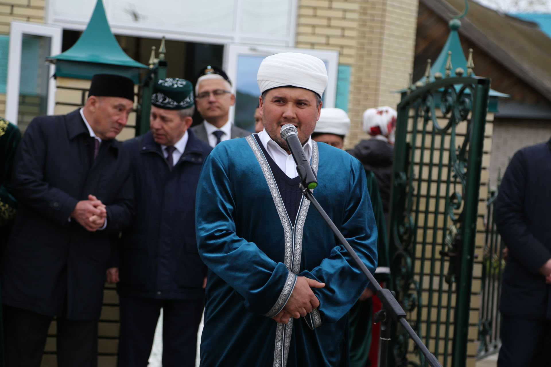 Жителям Нижних Яков подарили новую мечеть