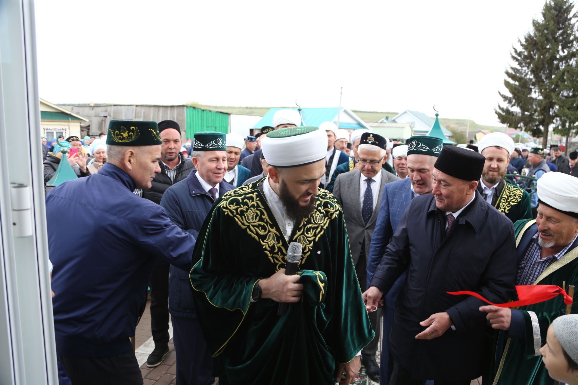 Жителям Нижних Яков подарили новую мечеть