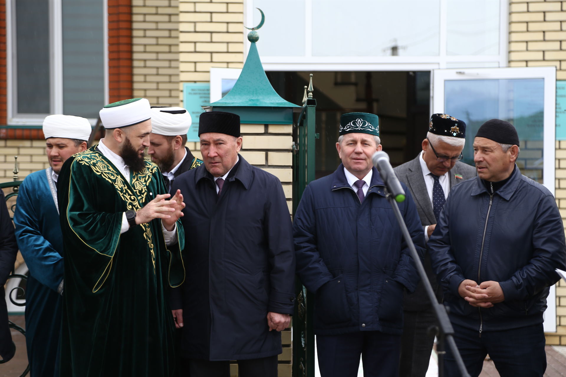 Жителям Нижних Яков подарили новую мечеть