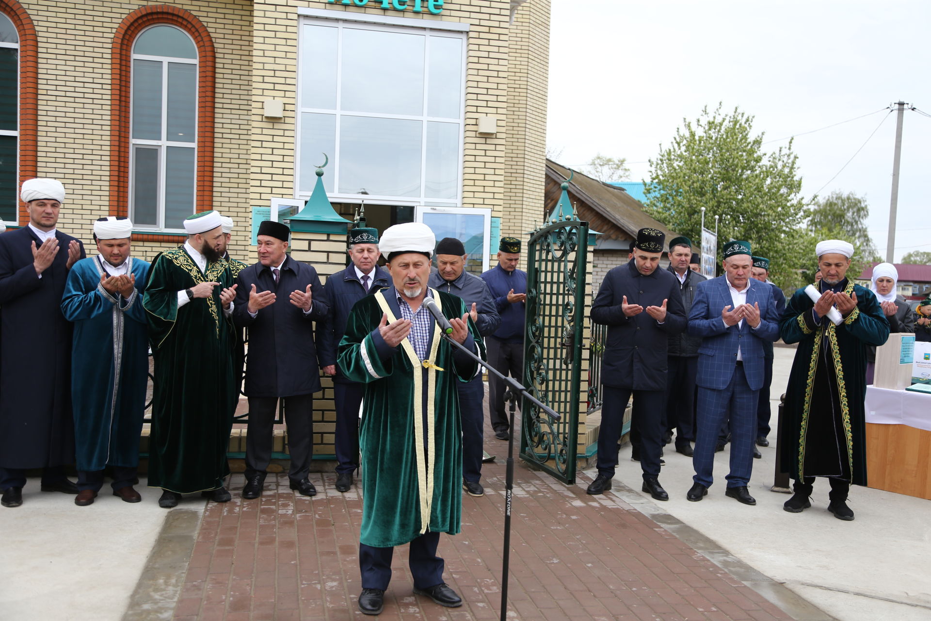 Жителям Нижних Яков подарили новую мечеть