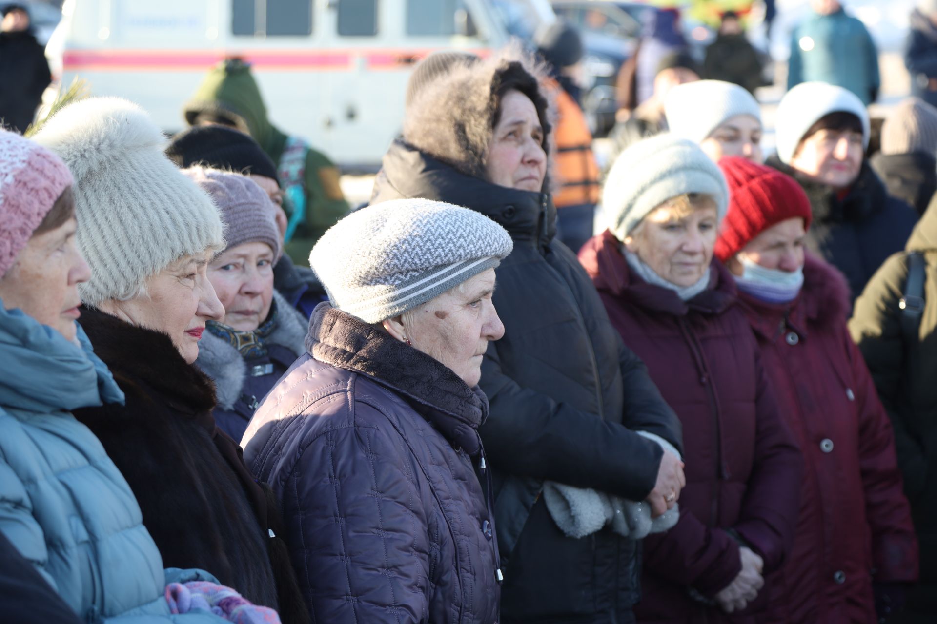 Мамадышцы встретили Крещение и окунулись в прорубь: фоторепортаж