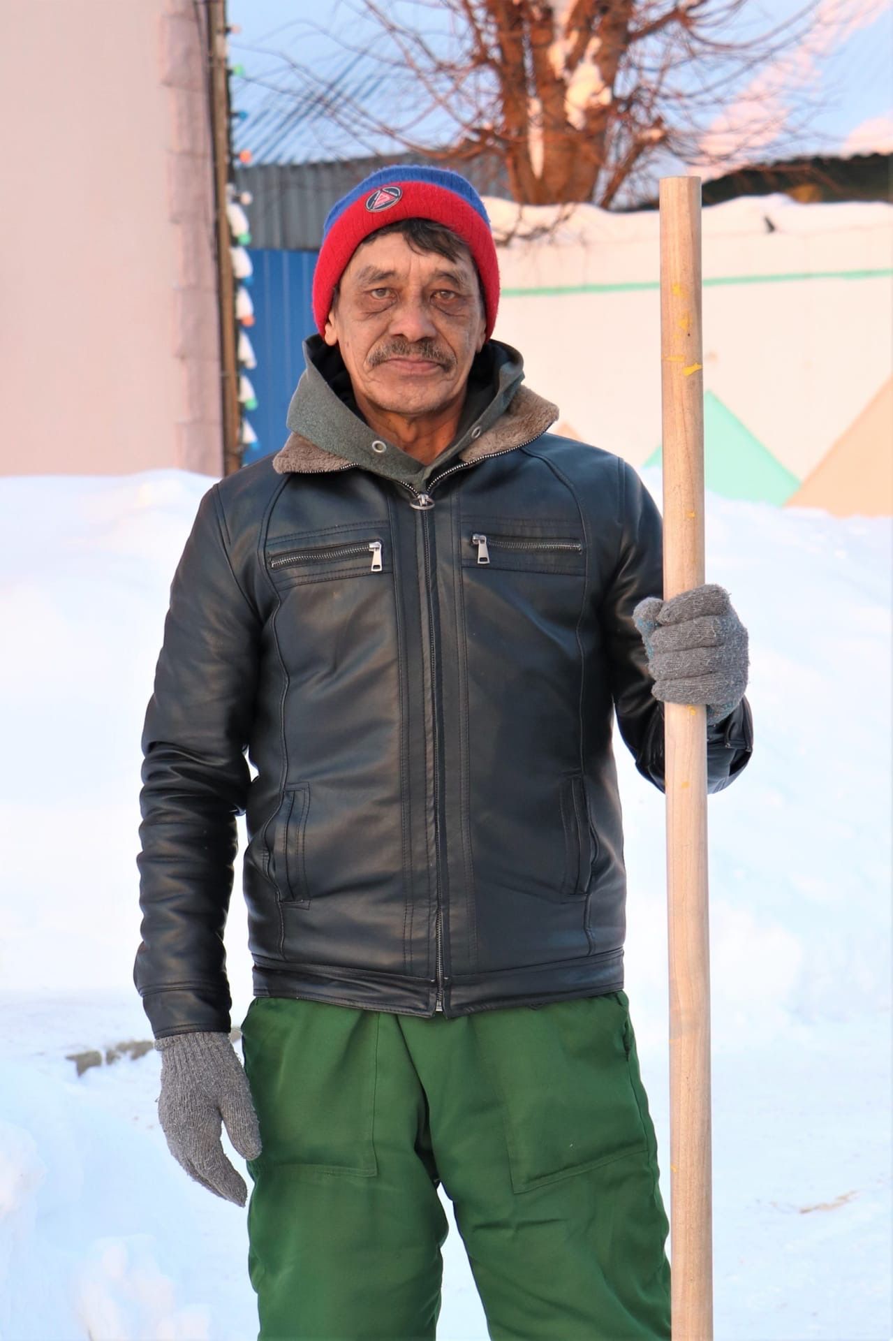 Они победили снегопад! Мамадышцы смотрят фоторепортаж с портретами всех работников «Мамадыш ЖКУ»