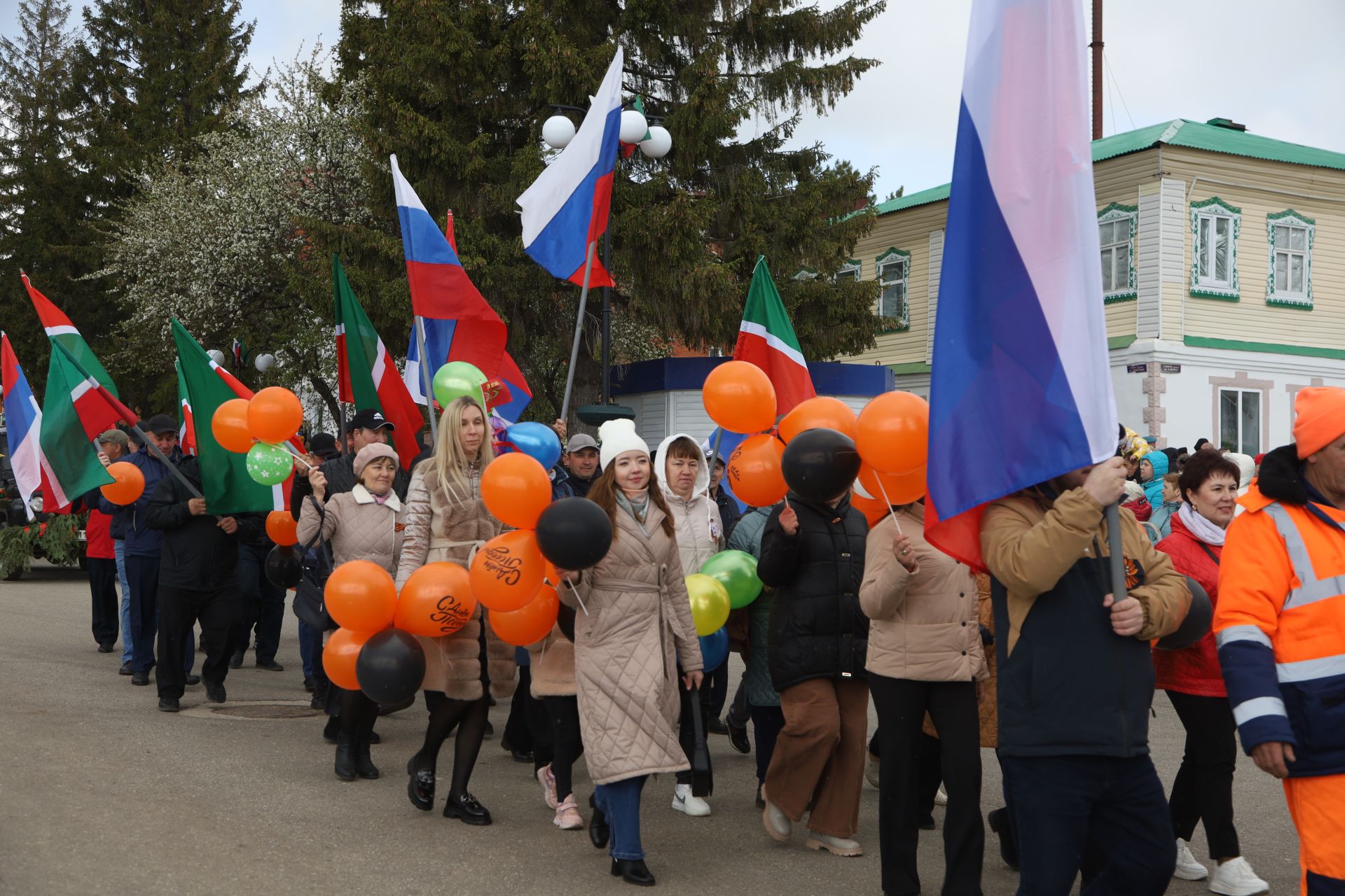 В Мамадыше отпраздновали День Победы-2024: шествие колонн. Часть 1