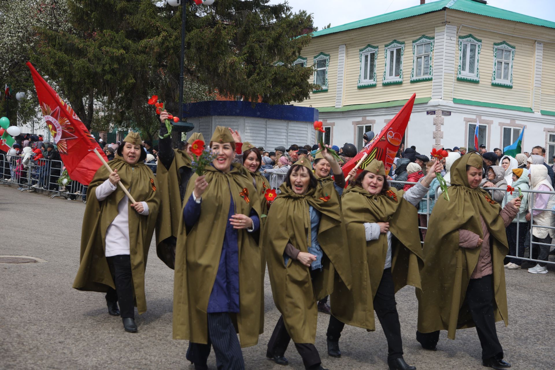 В Мамадыше отпраздновали День Победы-2024: шествие колонн. Часть 2