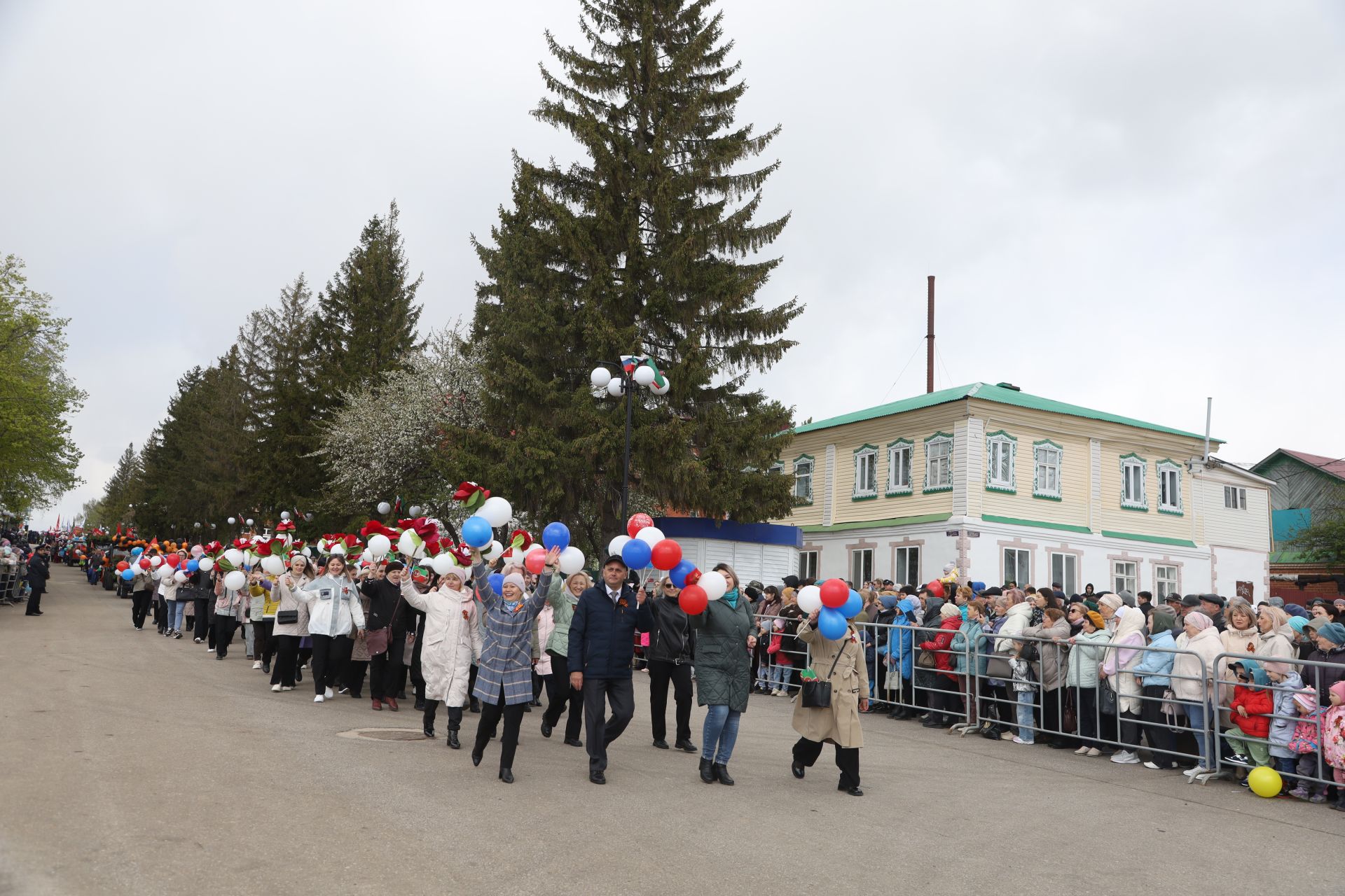 В Мамадыше отпраздновали День Победы-2024: шествие колонн. Часть 1