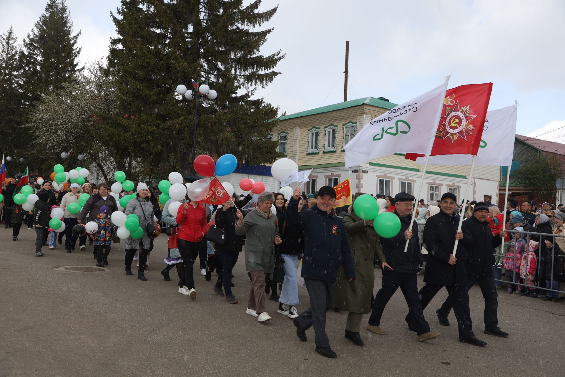 В Мамадыше отпраздновали День Победы-2024: шествие колонн. Часть 2