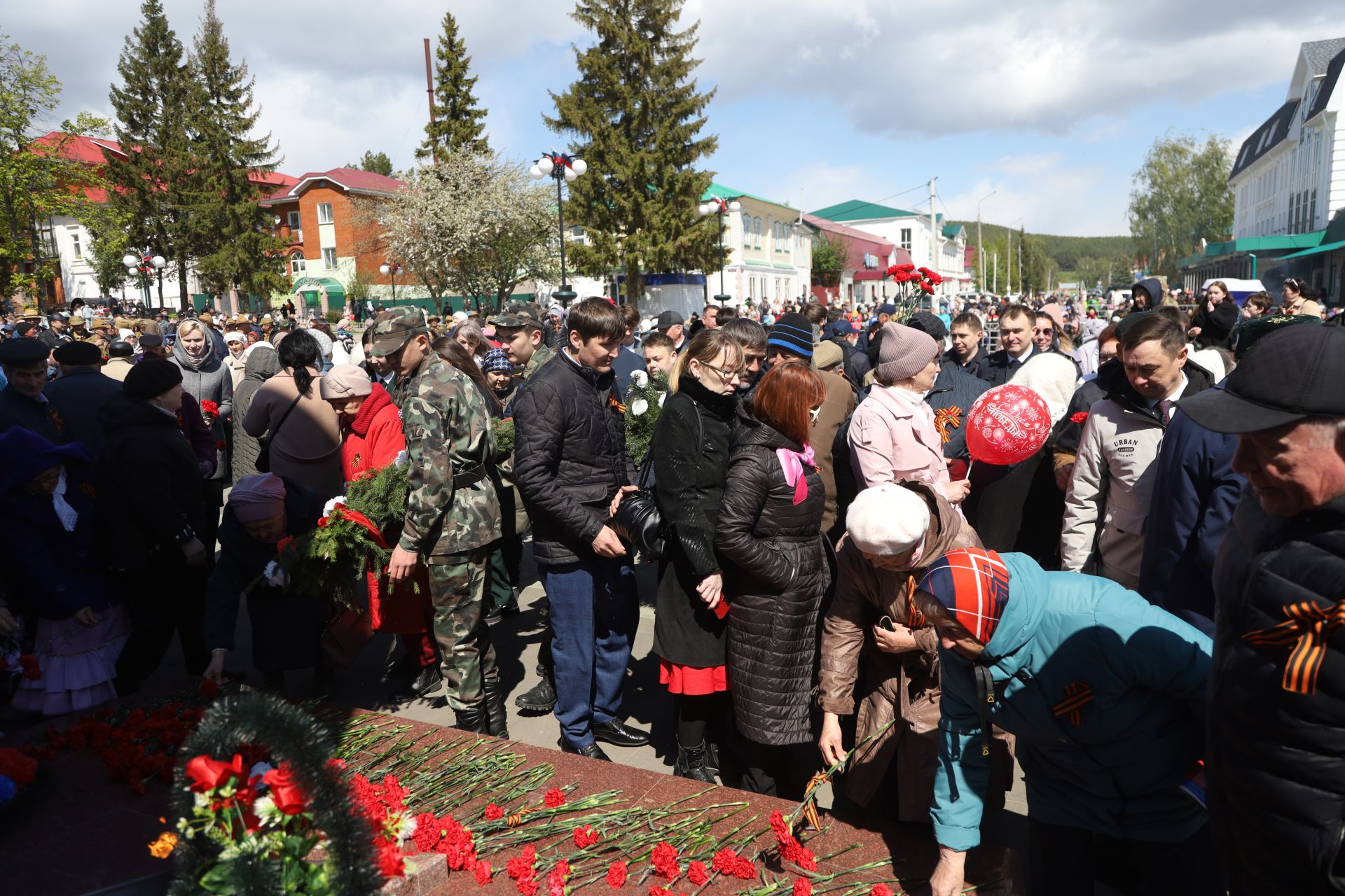 В Мамадыше отпраздновали День Победы-2024: шествие колонн. Часть 2