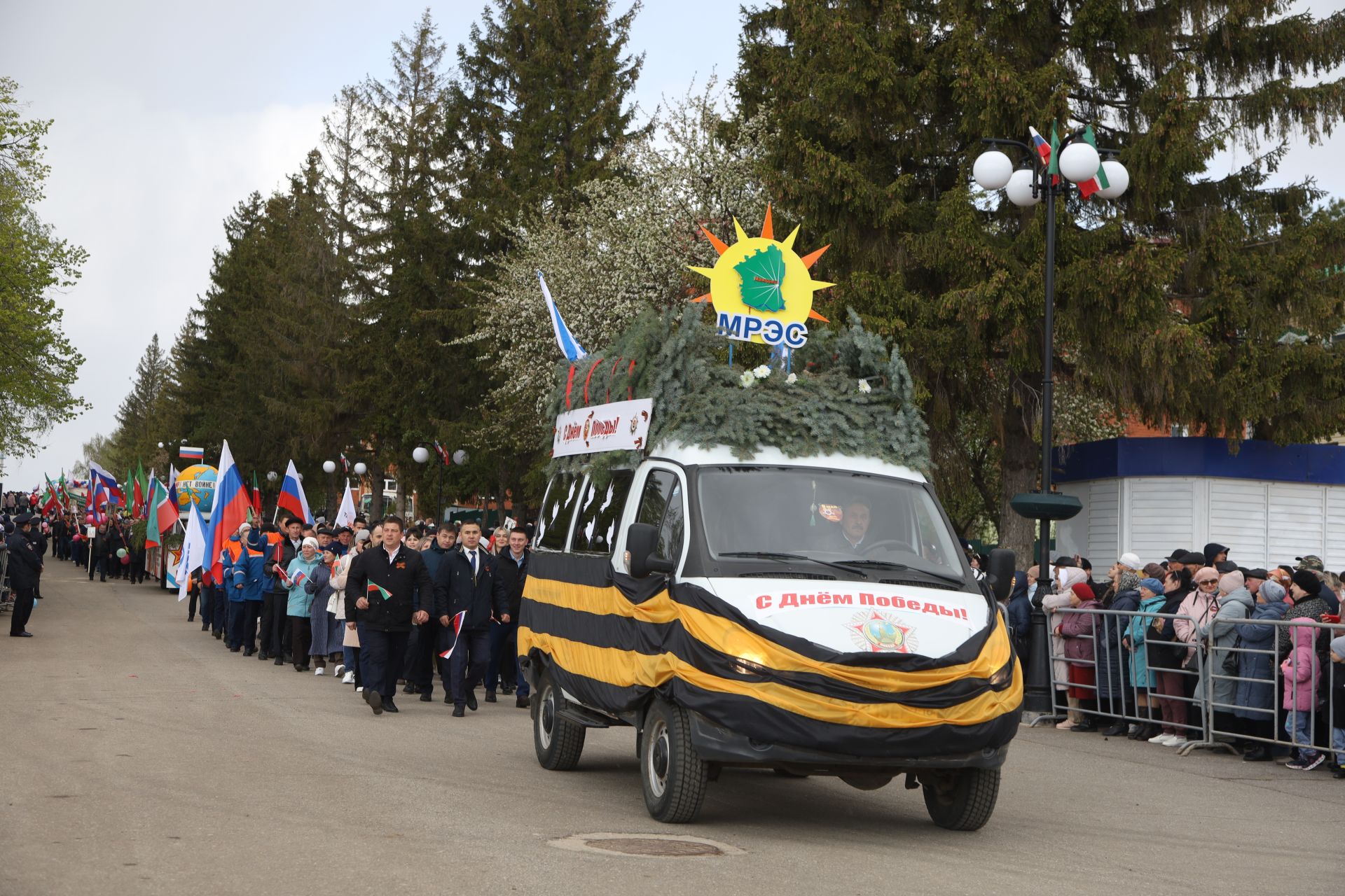 В Мамадыше отпраздновали День Победы-2024: шествие колонн. Часть 1